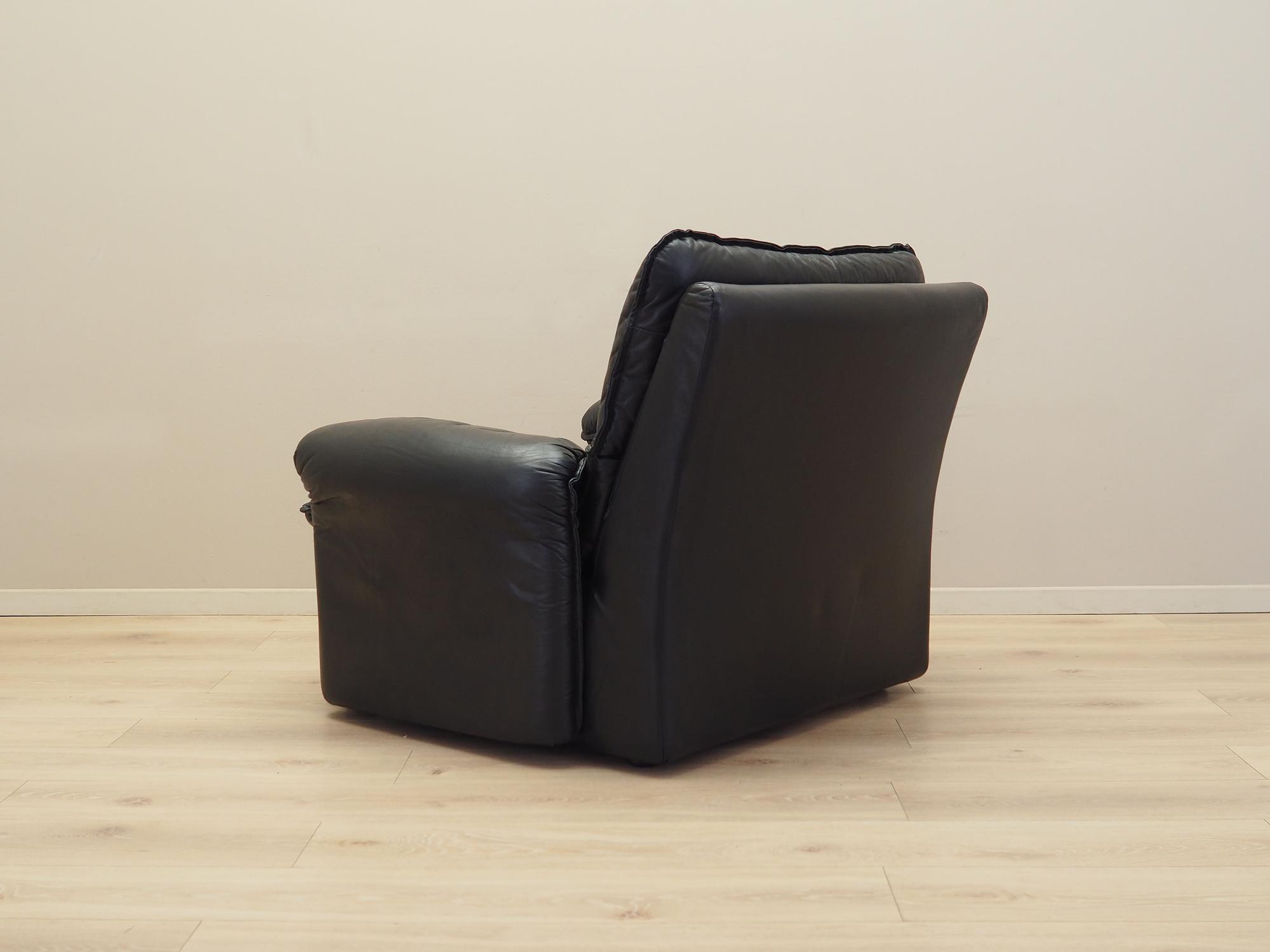 Lounge chair leather black 1970s 4
