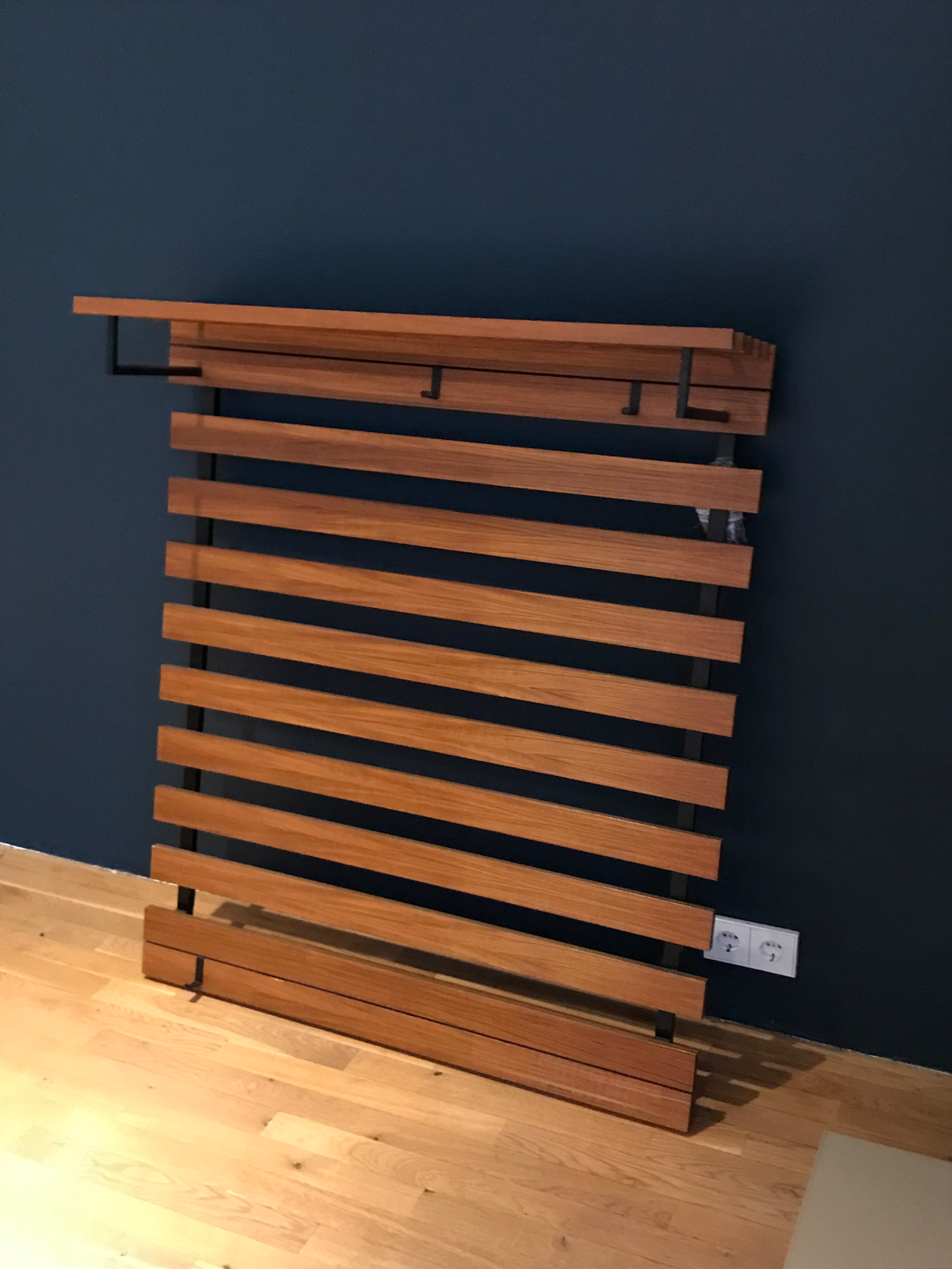 Vintage Wandgarderobe Holz 1