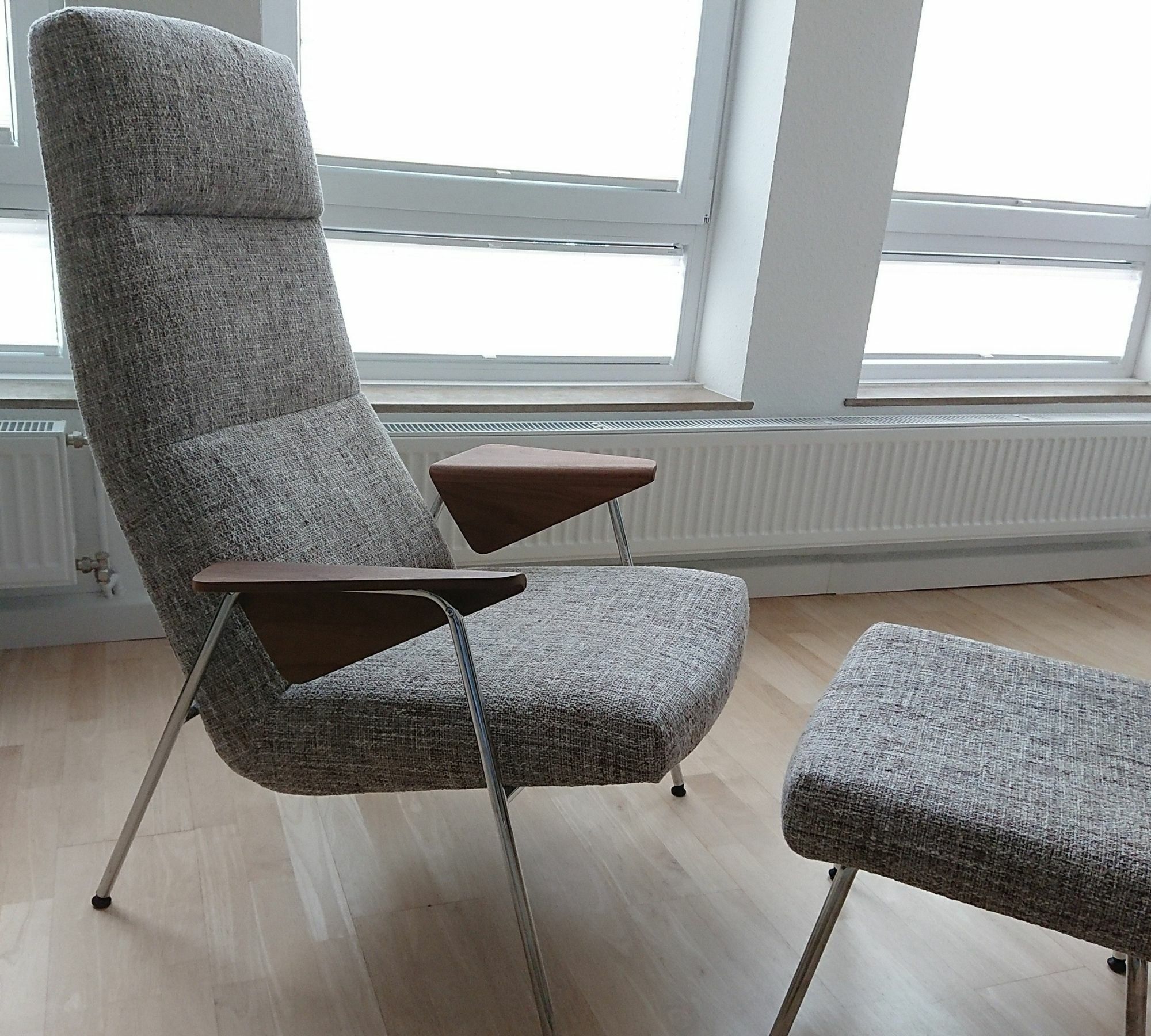 Votteler 368 Sessel inkl. Hocker Textil Metall Holz Grau 1