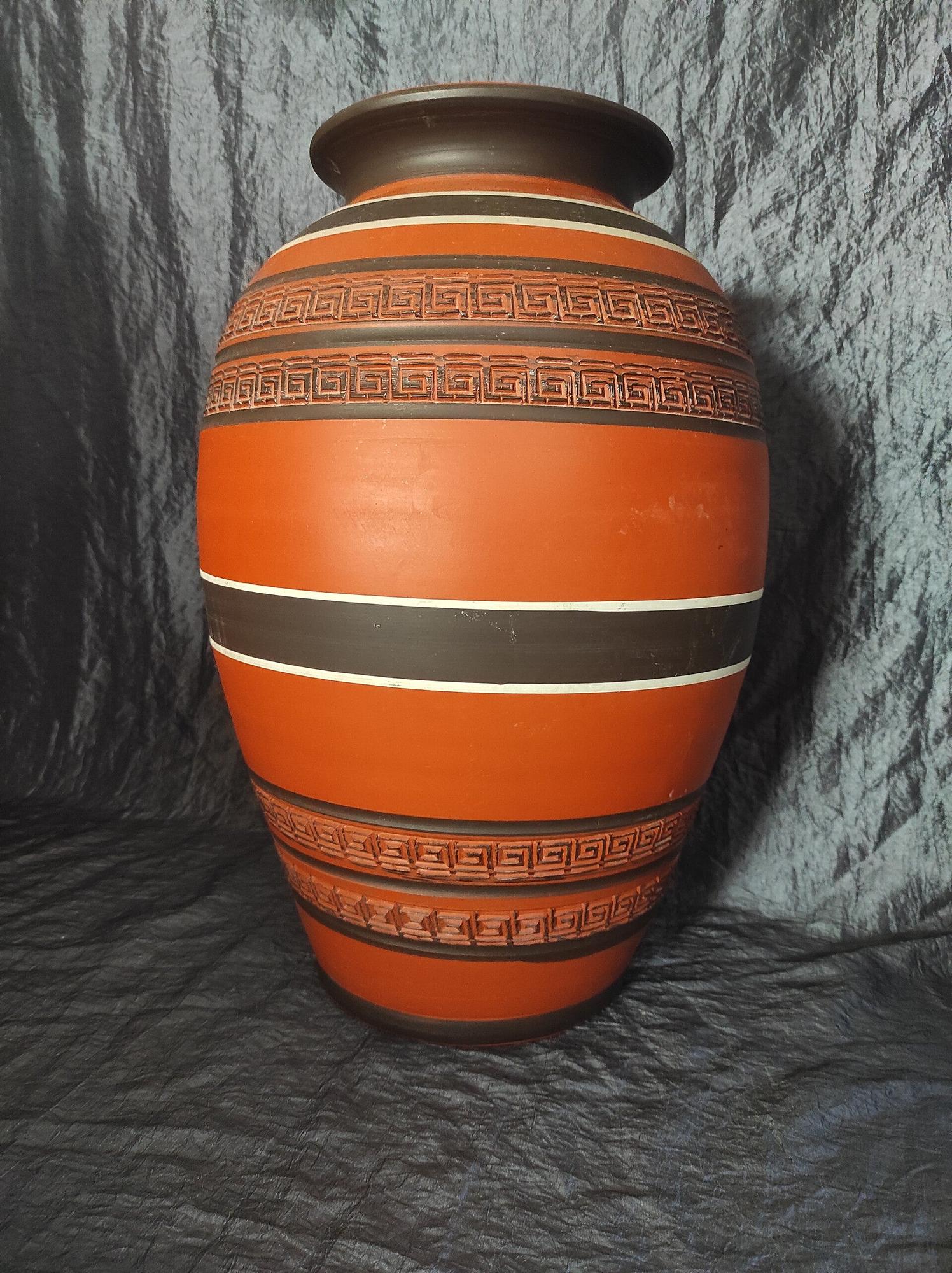 Model 10 / 40 Vase Ilkra Noble Ceramics Terracotta 1