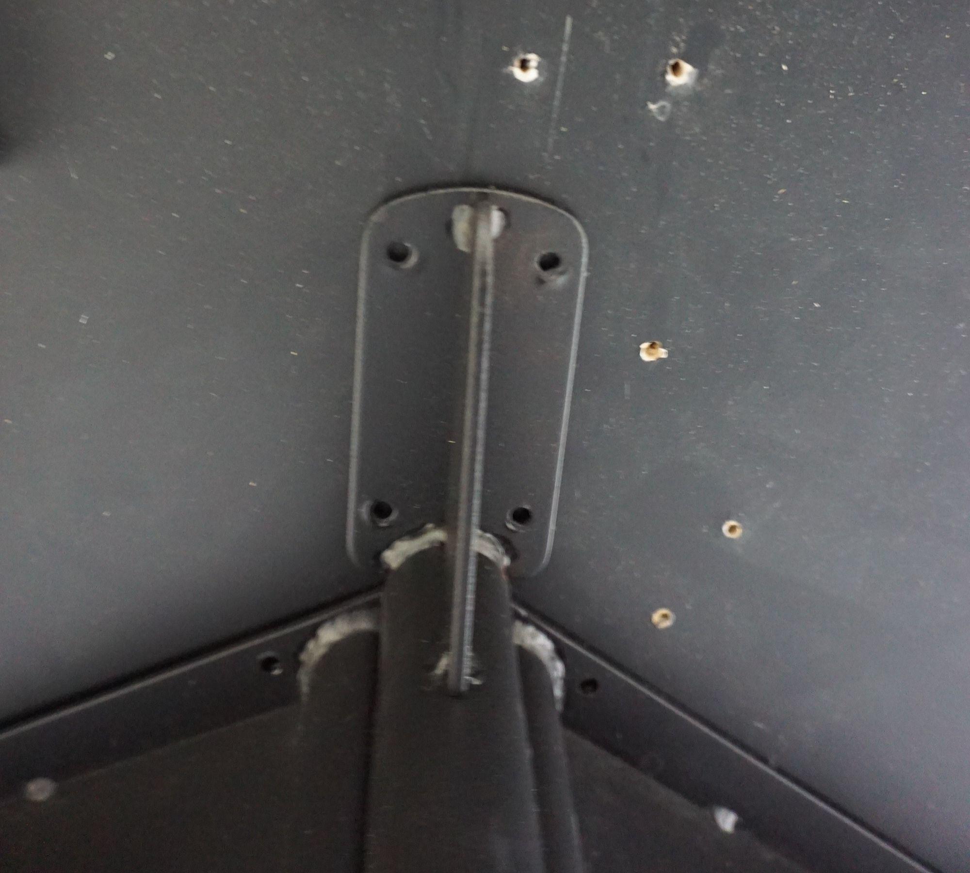 Ottawa Esstisch weißer Lack mit mattschwarzen Beinen 5