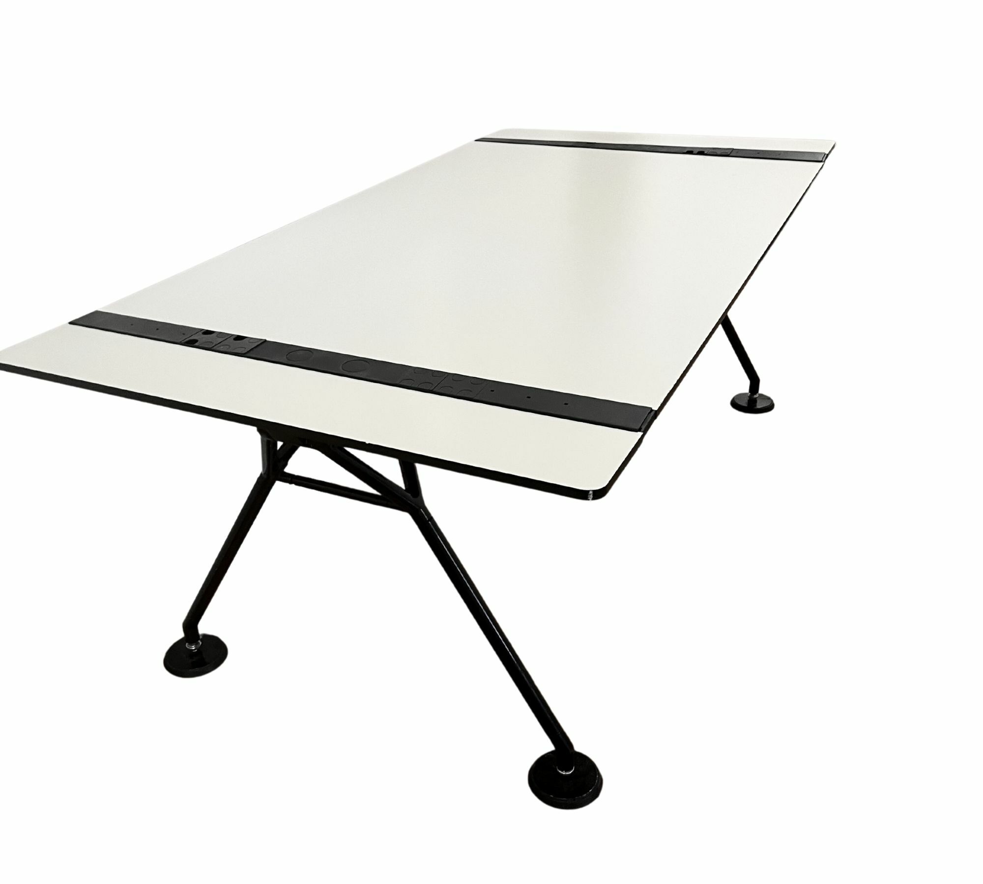 Schreibtisch mit Kabelaussparungen Kunststoff Metall Weiß 1