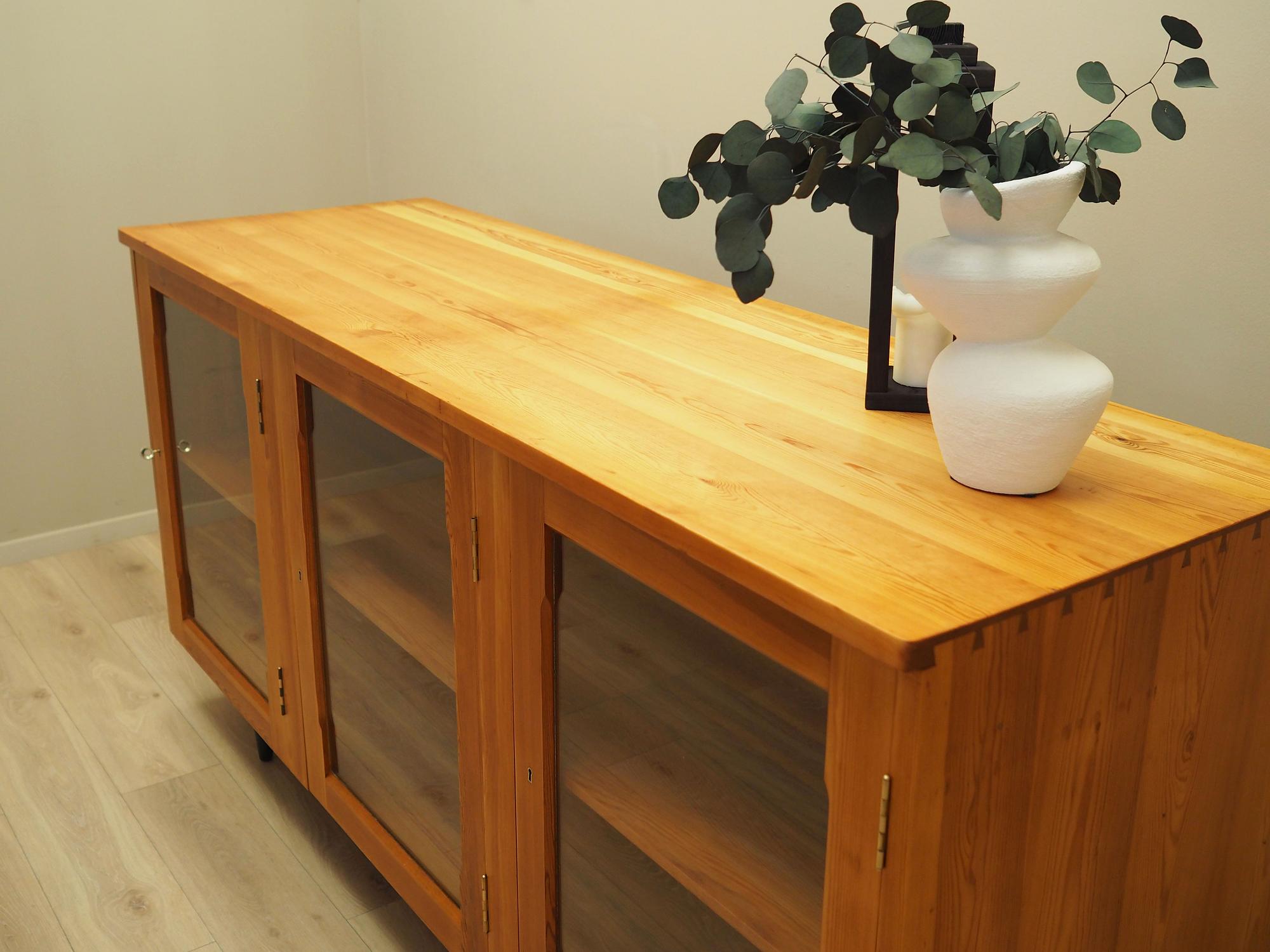 Display cabinet Pine wood 1980s 13