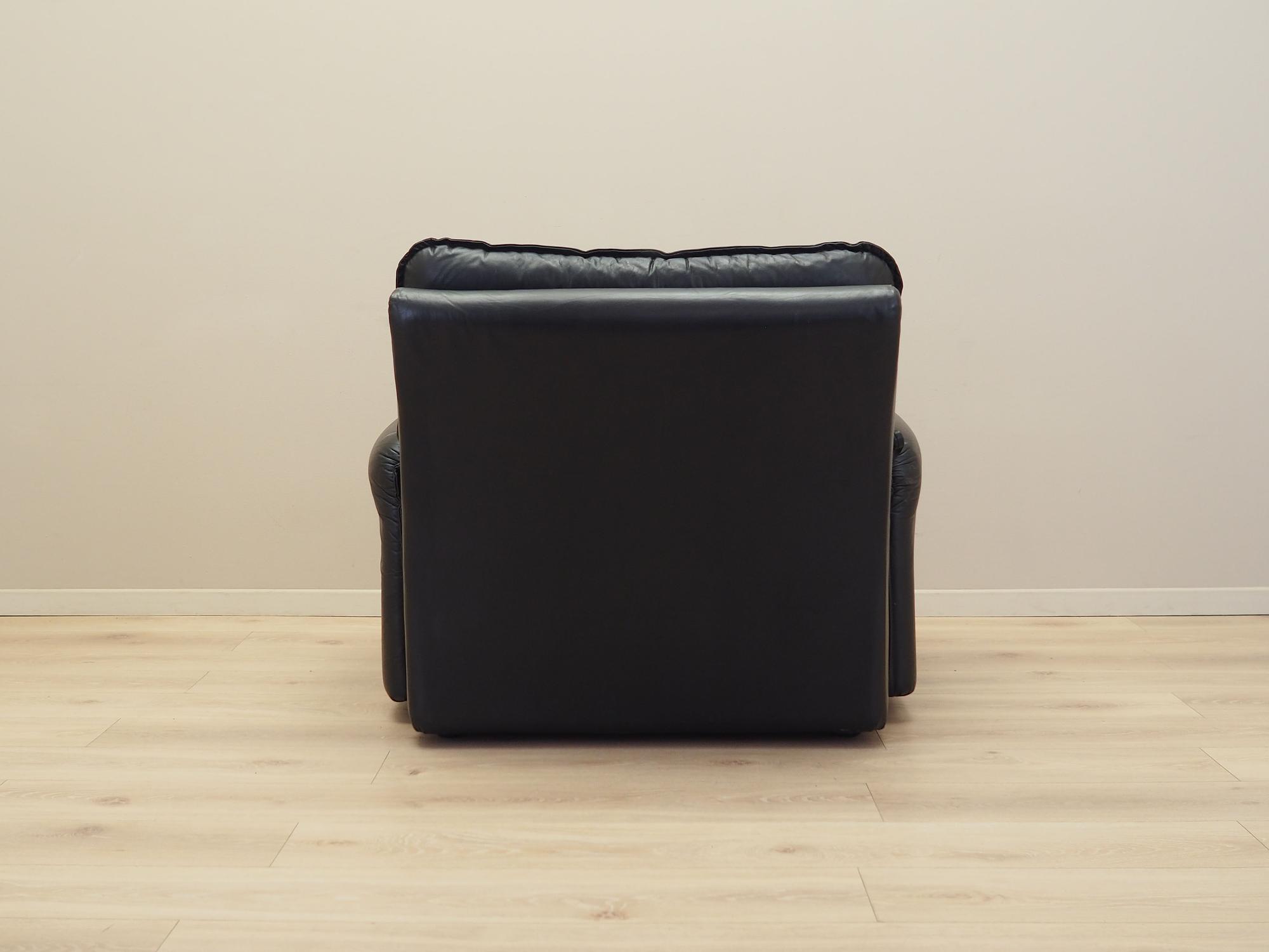 Lounge chair leather black 1970s 5