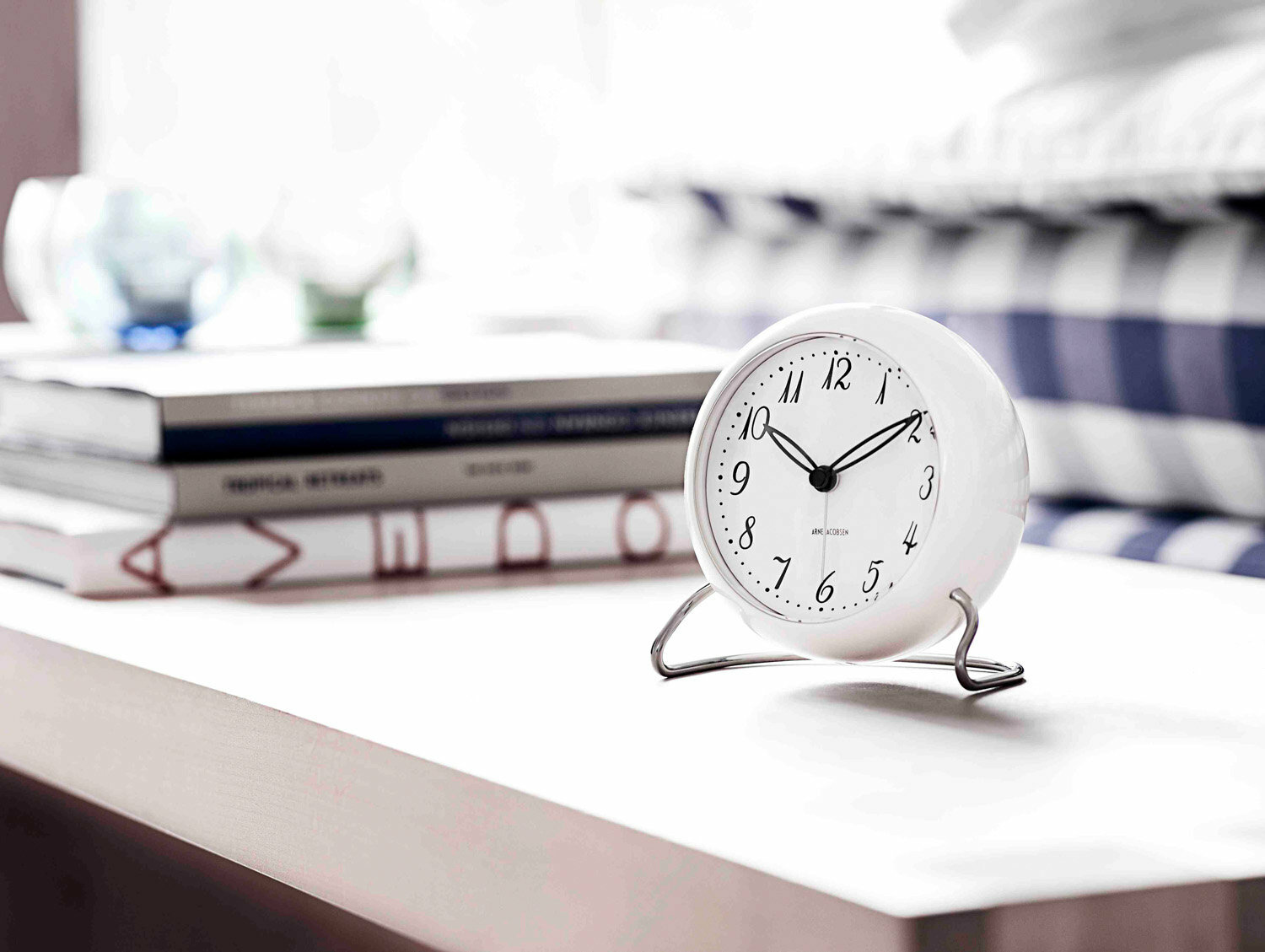 Aj Table Clock Lk Weiß 2