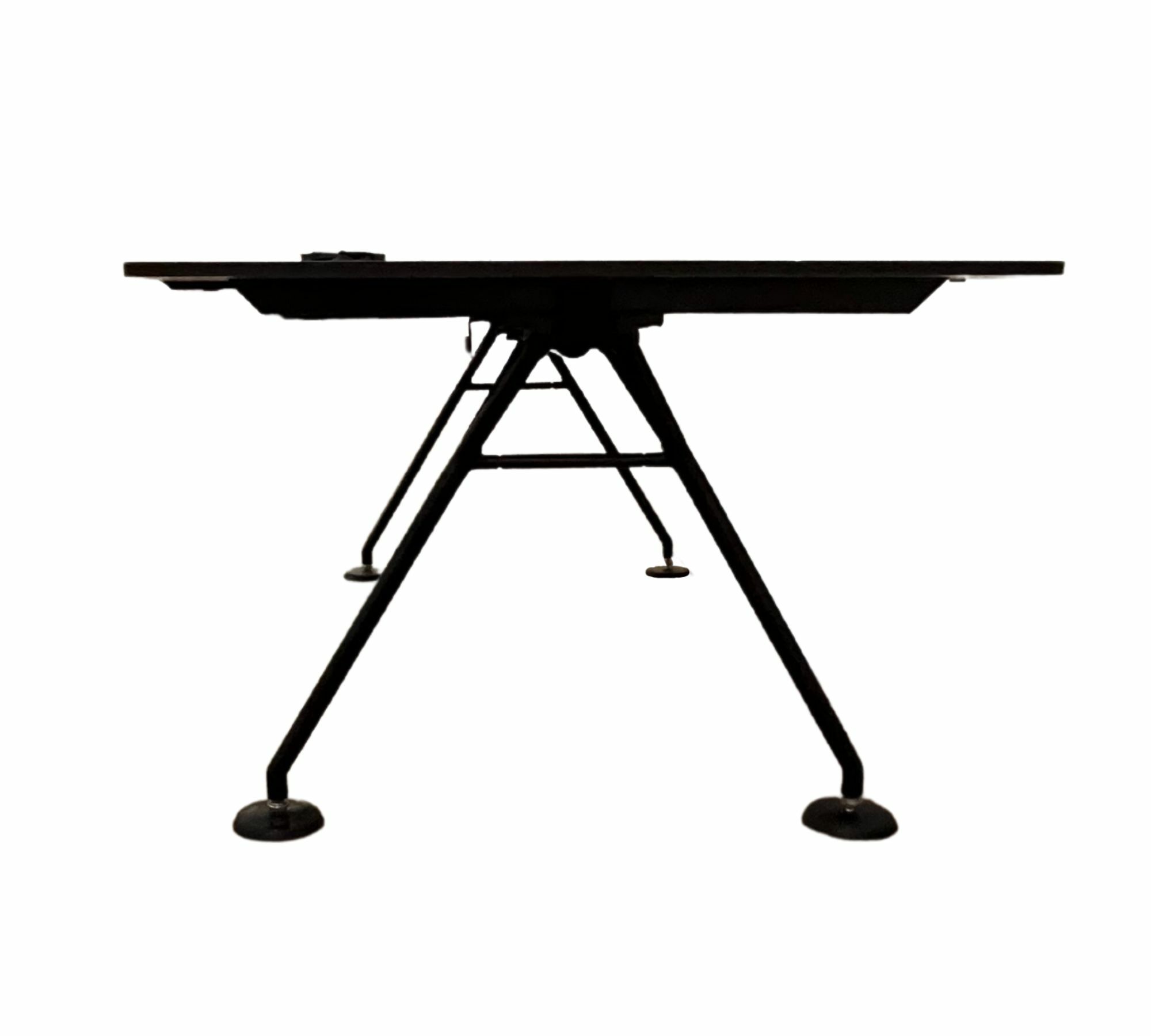 Schreibtisch mit Kabelaussparungen Kunststoff Metall Weiß 2