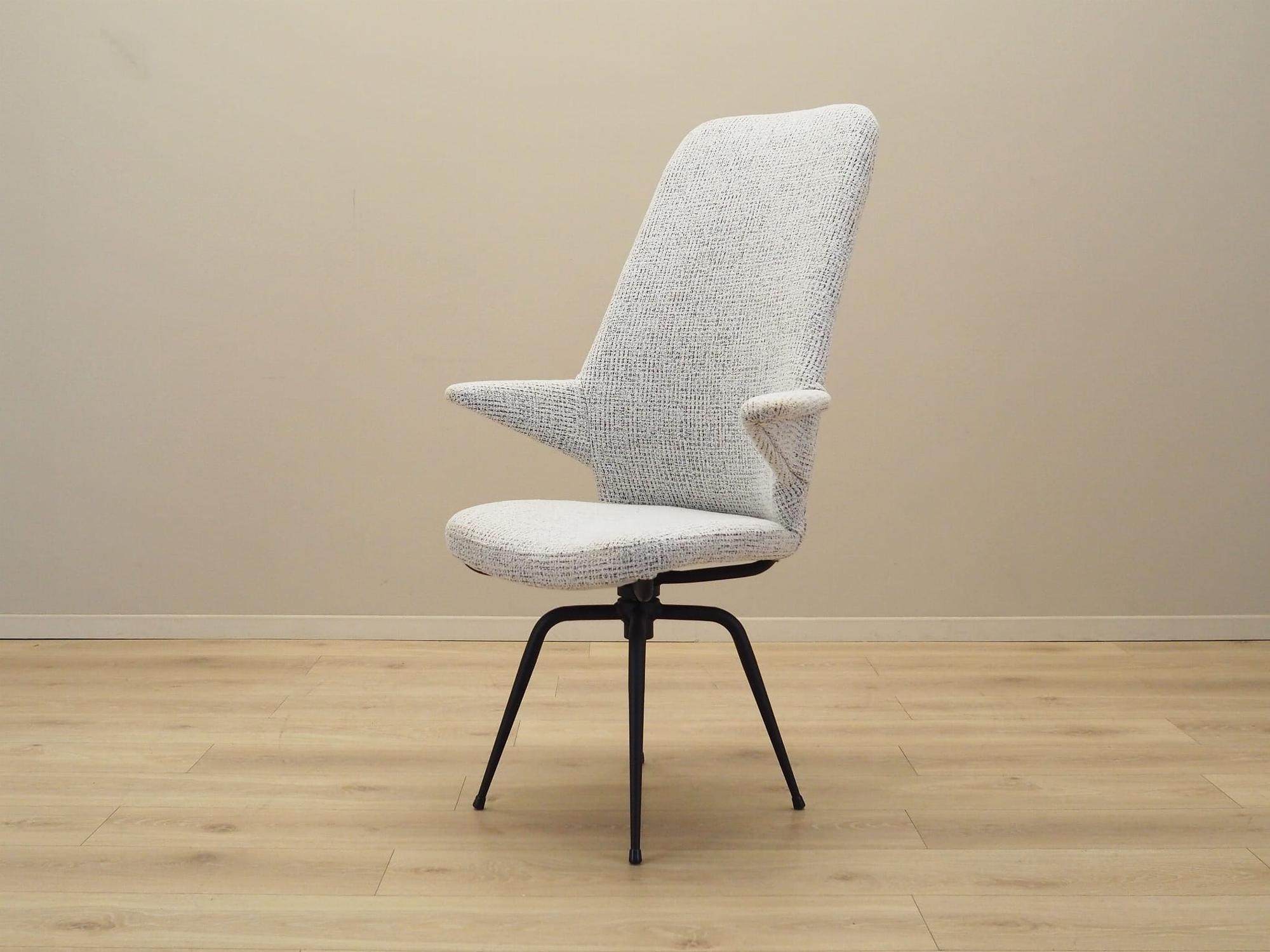Swivel armchair with armrests 1970s 5