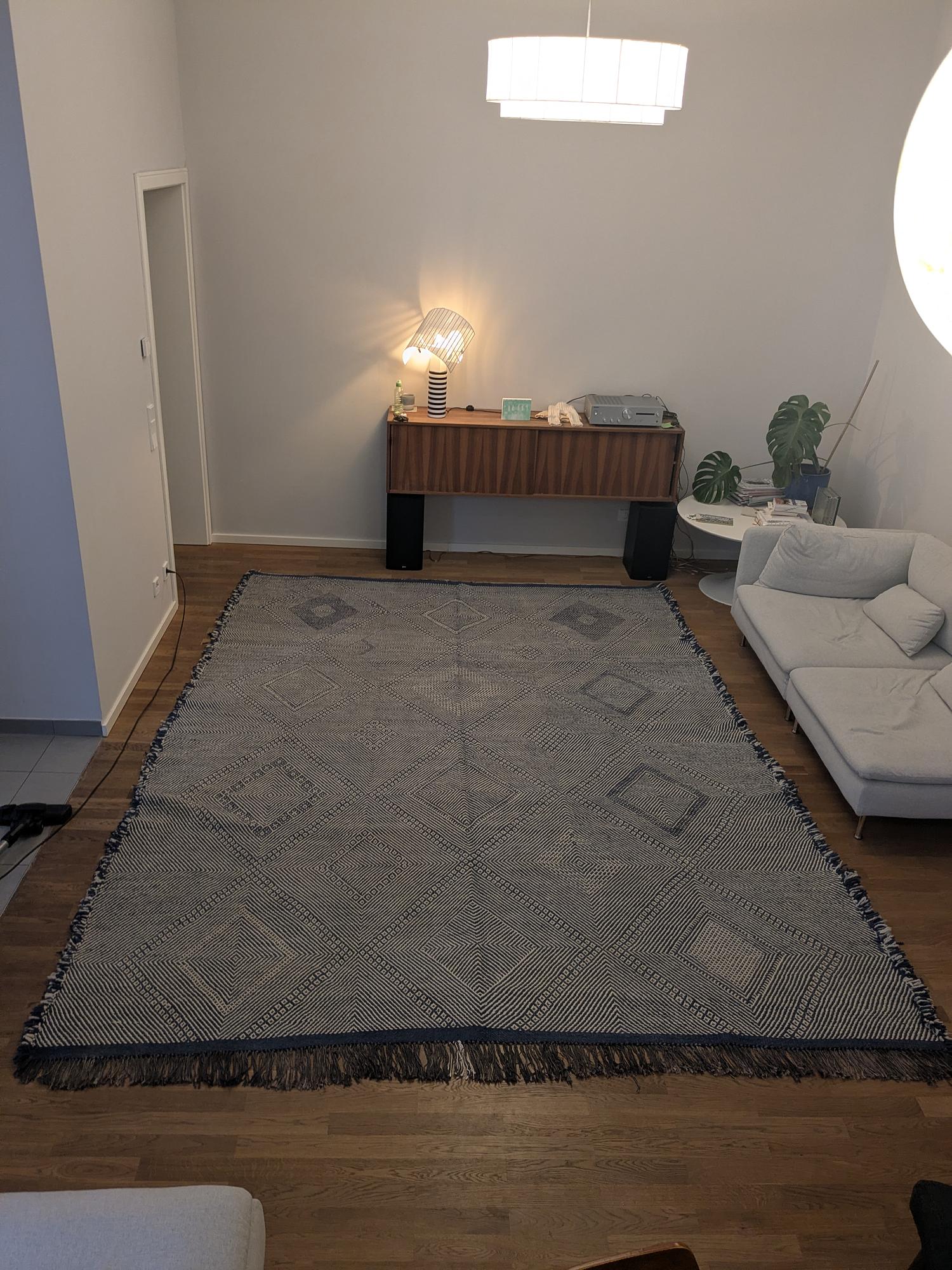 Hand-knotted rug Blue-white 370x280cm 1