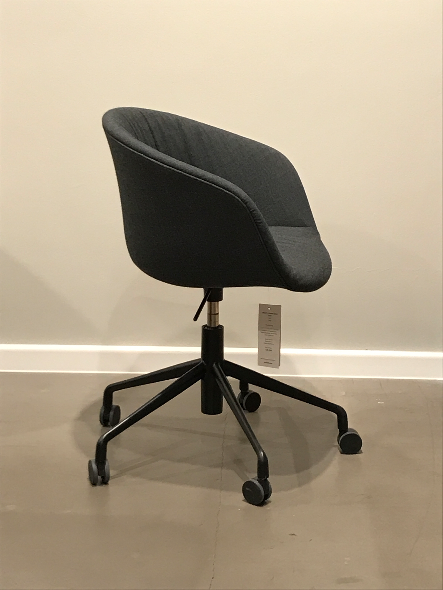 About A Chair AAC 53 Soft Stuhl Metall Textil Grau 2