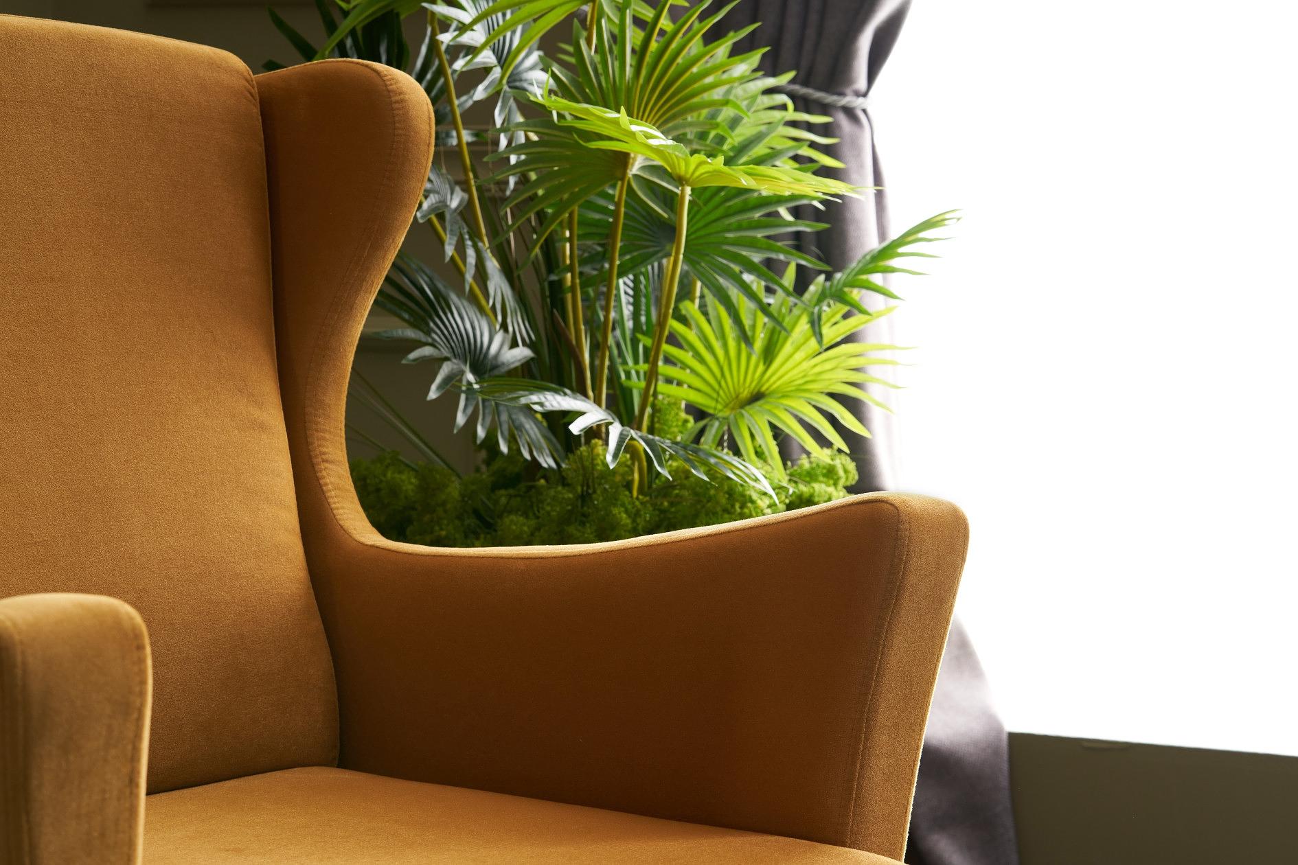 Lola Berjer Sessel Gold 2