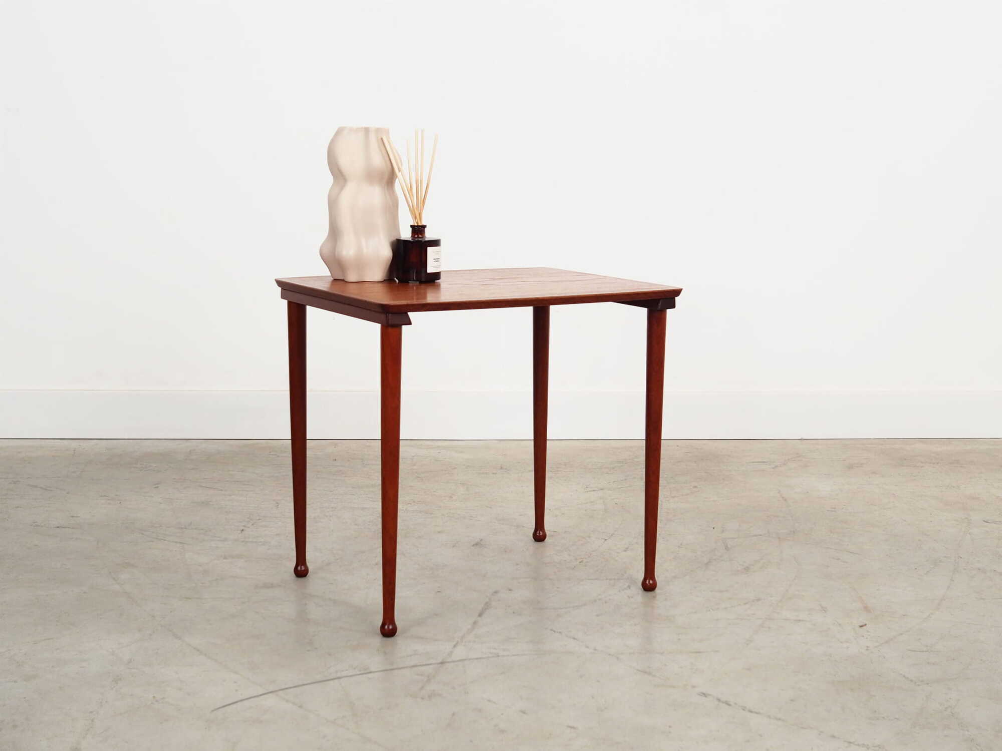 Tavolino vintage in teak marrone anni '70 3