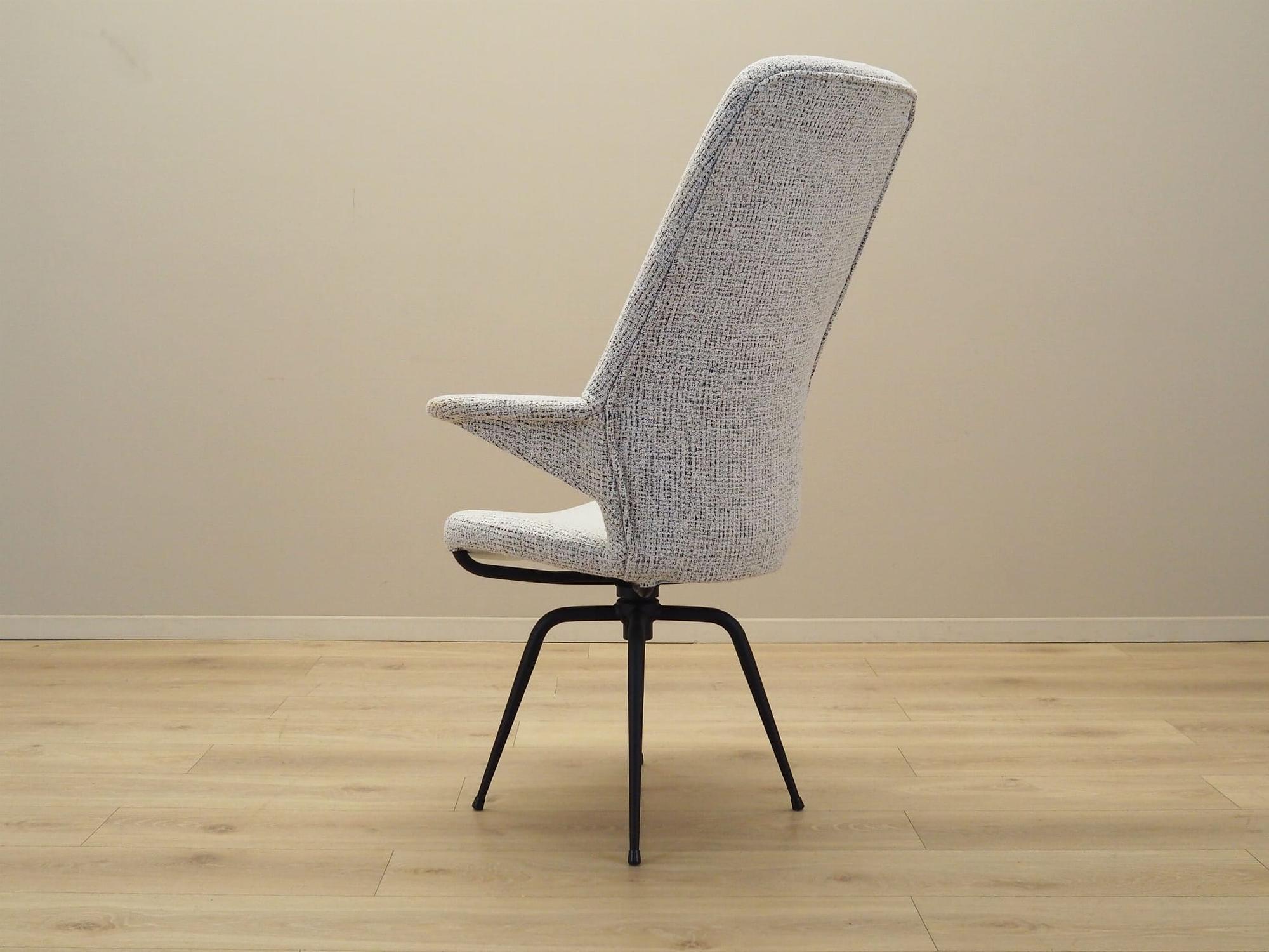Swivel armchair with armrests 1970s 7
