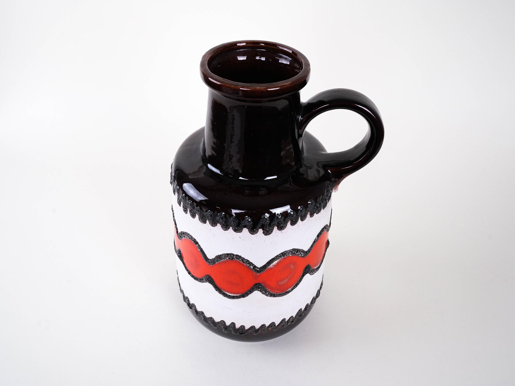 Keramikvase mit Henkel 1960er Jahre 3