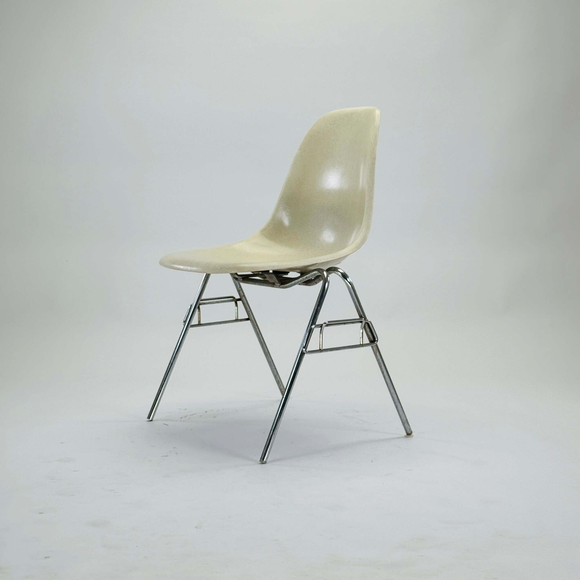 Eames DSS Side Chair Fiberglas Creme 0