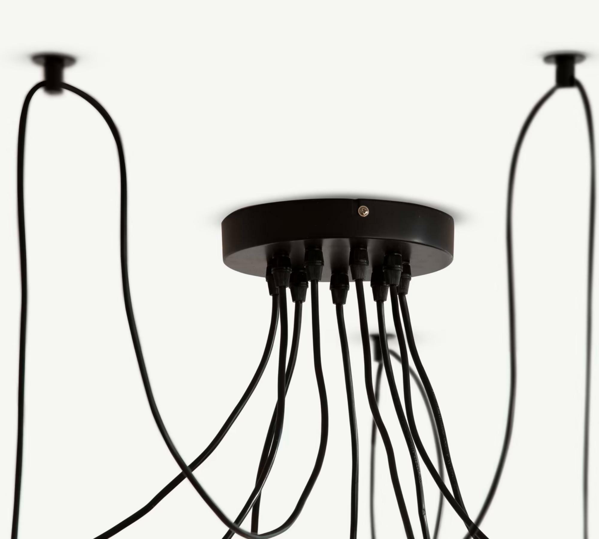 Kronleuchter im Industriedesign Schwarz und Messing 3