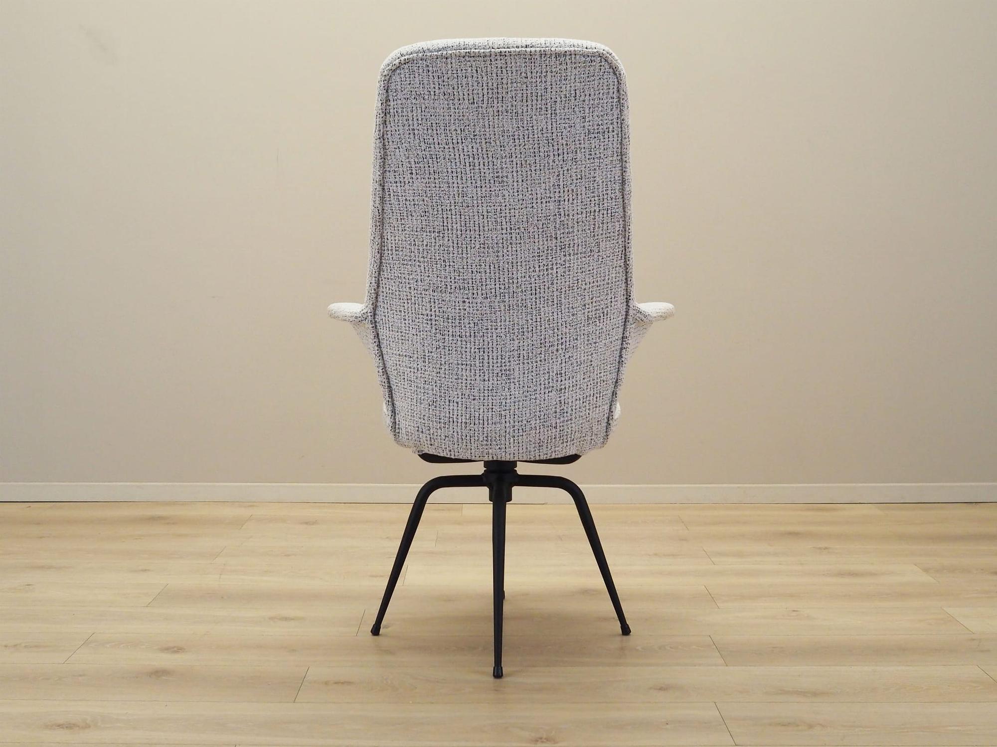 Swivel armchair with armrests 1970s 8