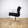 Vitra Eames EA208 Soft Pad Chair Cozy Schwarz 1