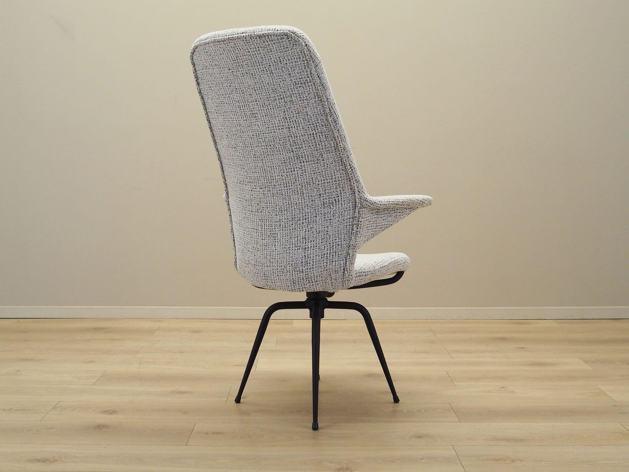Swivel armchair with armrests 1970s 9