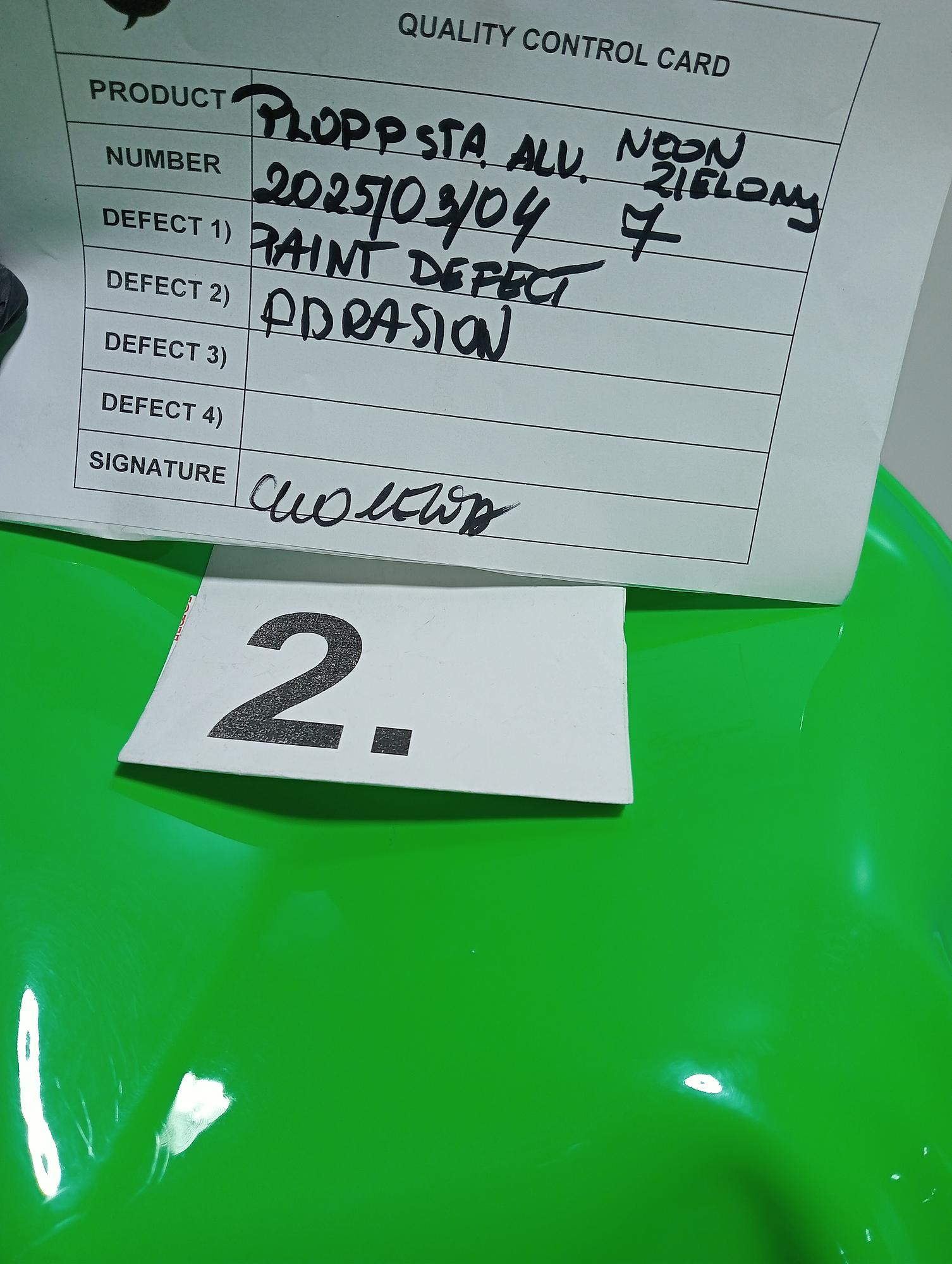 Plopp Standard stool Aluminium Neon Green RAL 6038 4