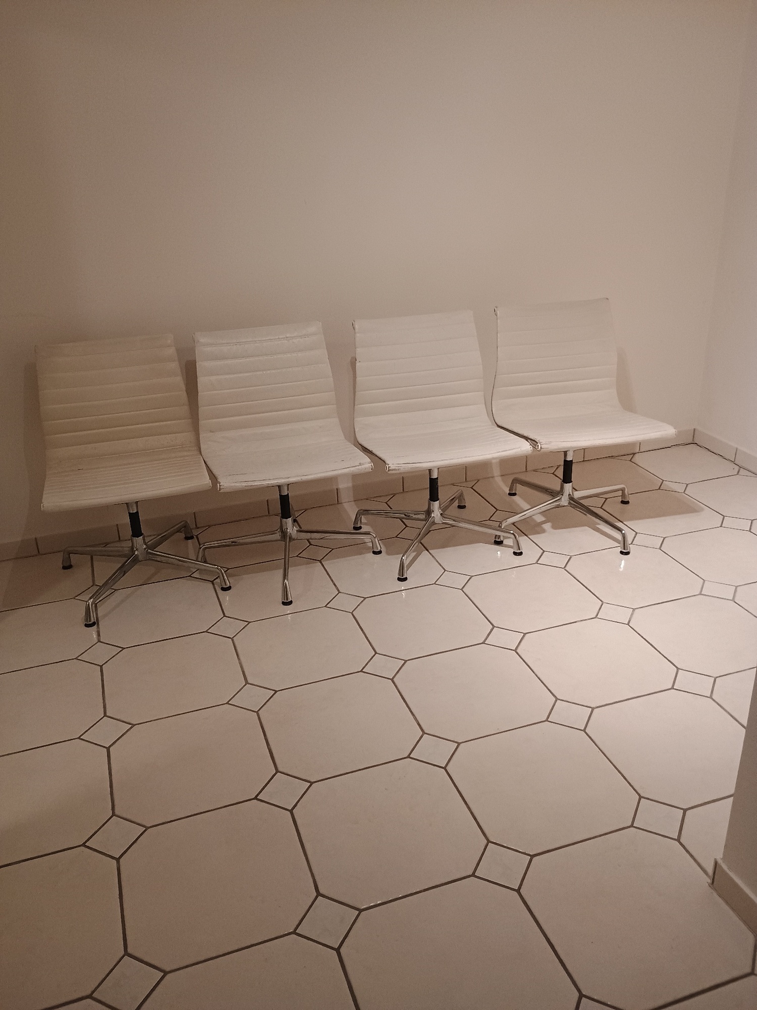 4x Aluminium Chair EA 101 Leder Weiß 6
