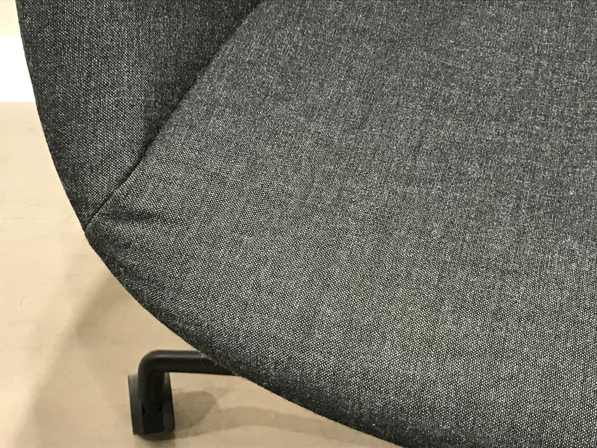 About A Chair AAC 53 Soft Stuhl Metall Textil Grau 5