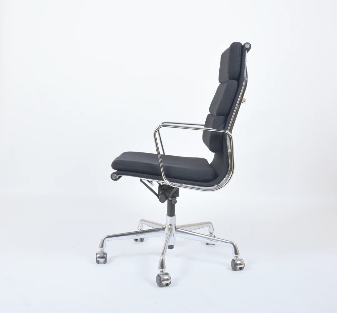 Vitra Eames EA219 Aluminium Soft Pad Chair Schwarz 1