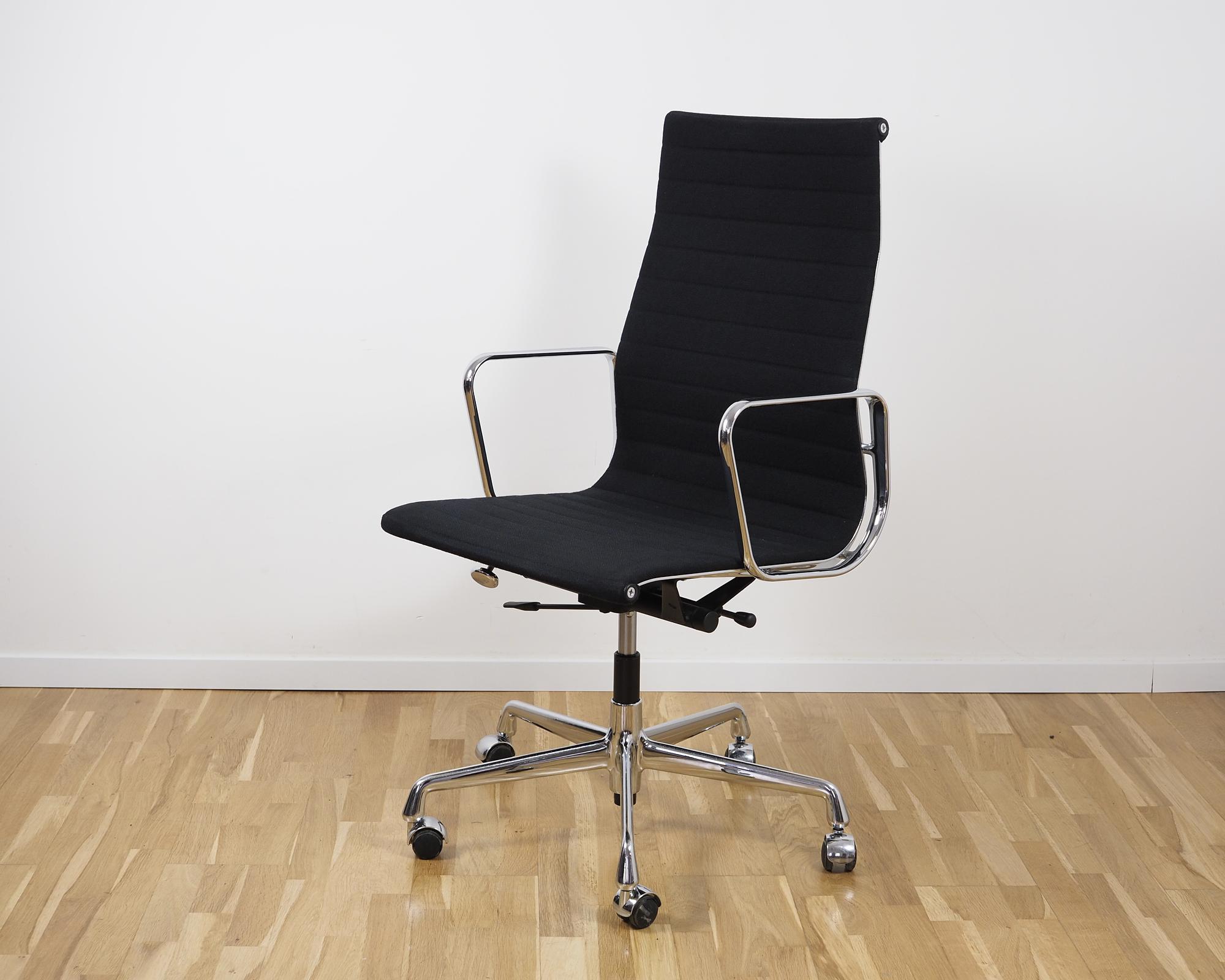 EA 119 Aluminium Chair Hopsack Schwarz 0