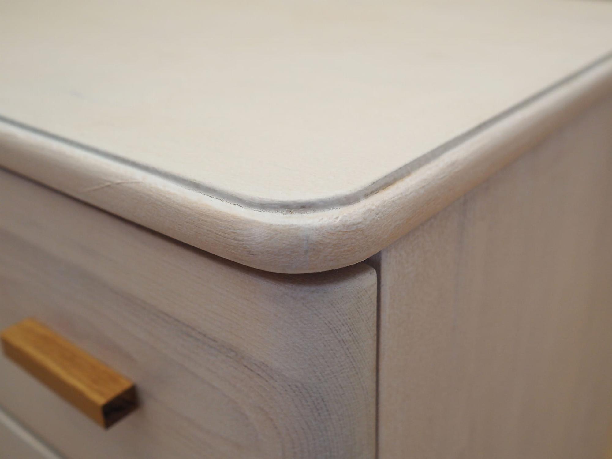 Chest of drawers
Pine wood
1960s 13