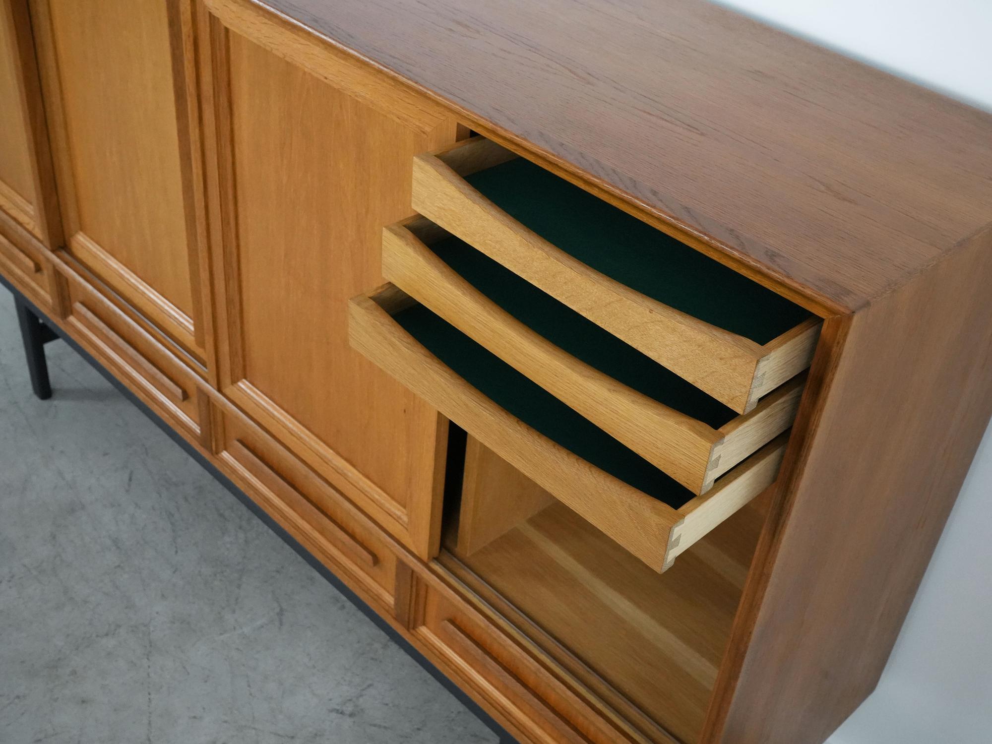 Highboard in rovere anni '60 8