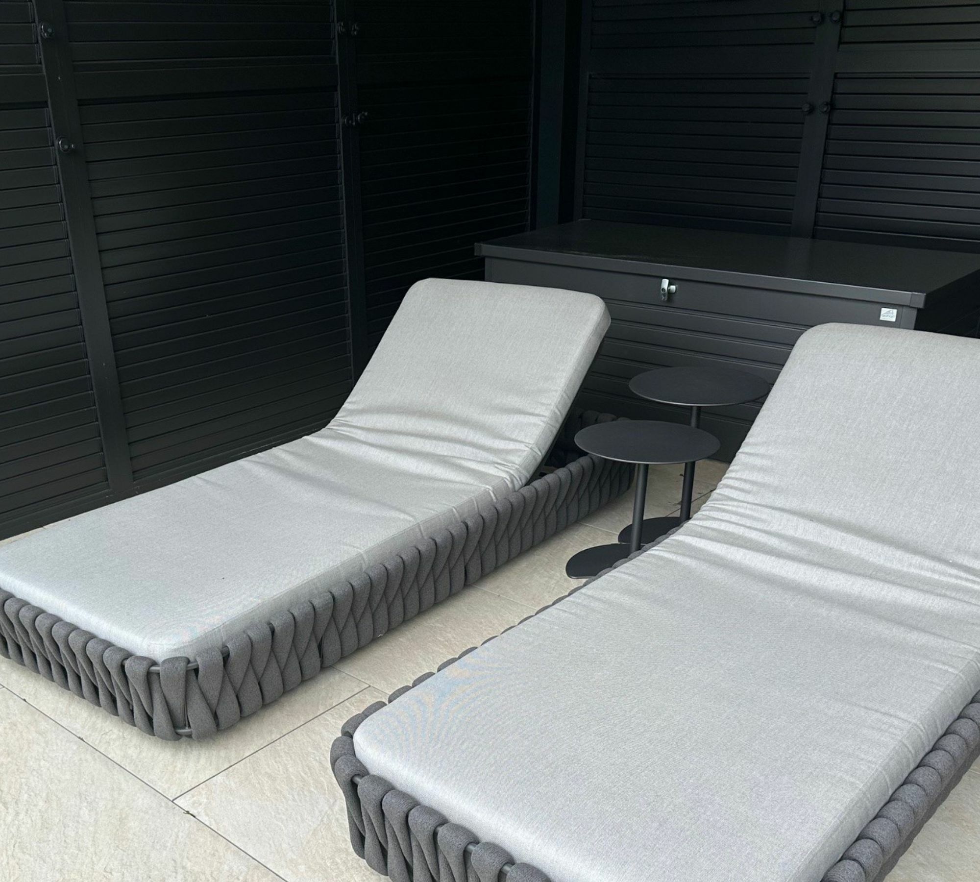 Drops Outdoor Beistelltisch Aluminium Grau  1