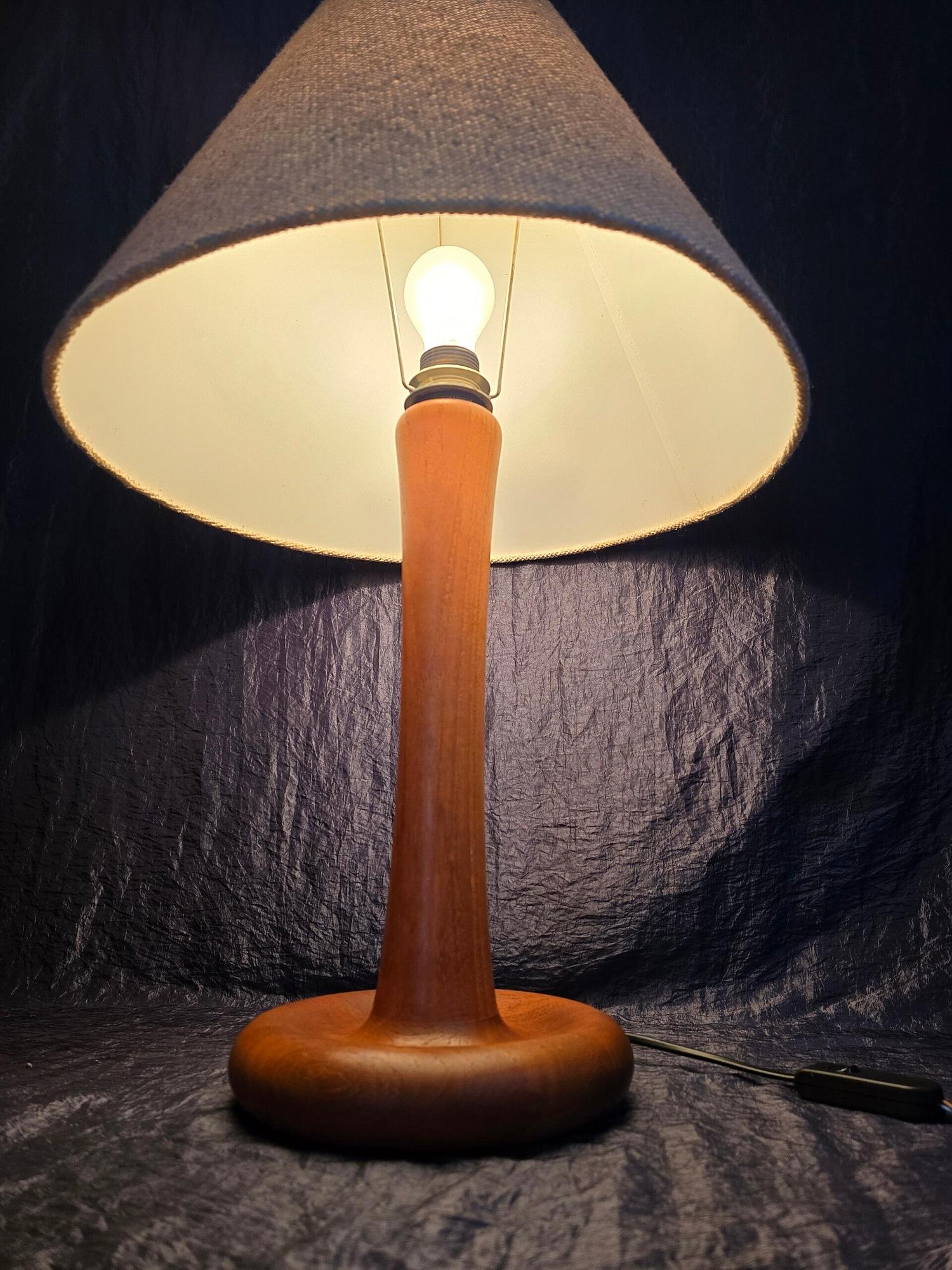 Vintage Teakholz Tischlampe Dyrlund Dänemark 3
