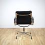 Vitra Eames EA208 Soft Pad Chair Cozy Schwarz 3