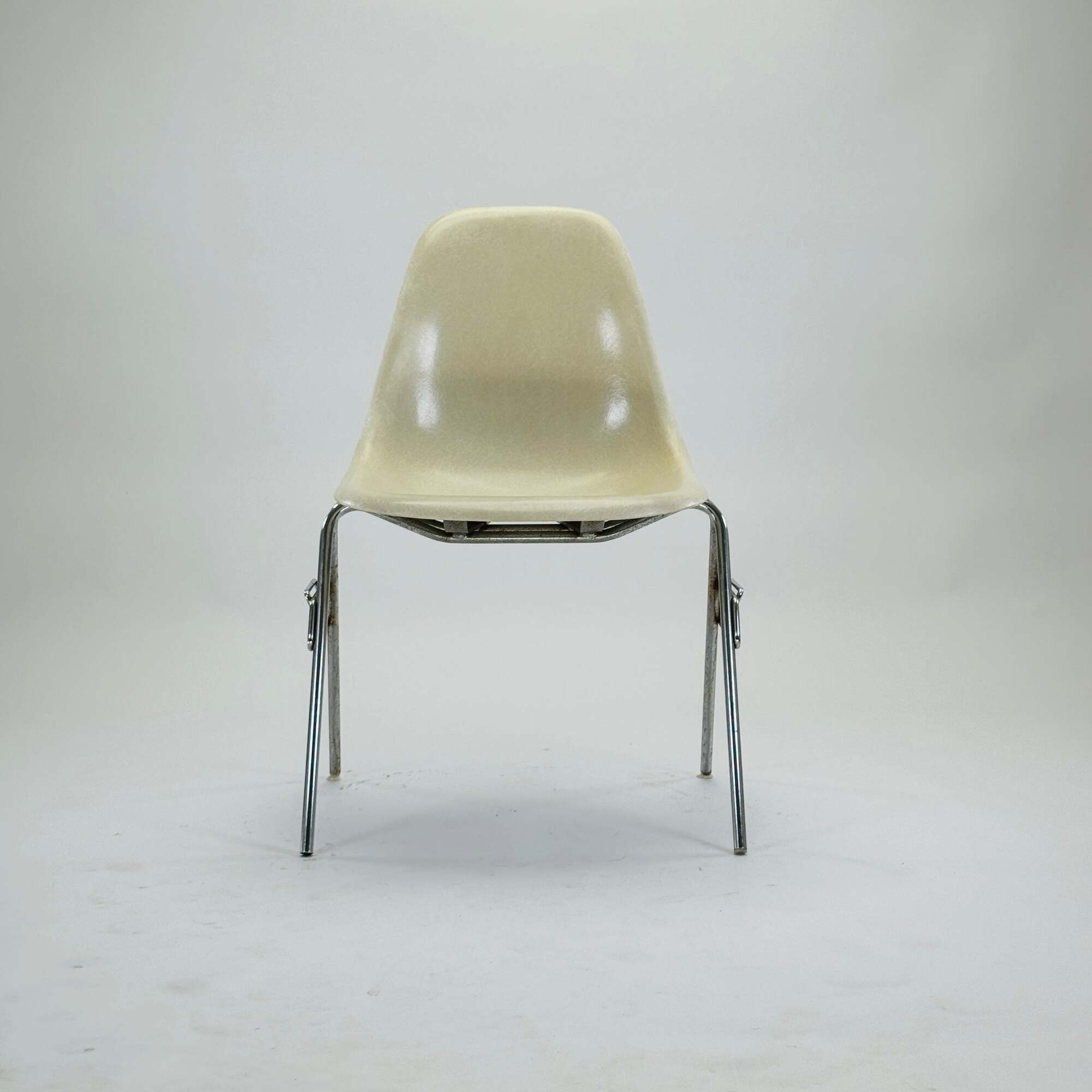 Eames DSS Side Chair Fiberglas Creme 1