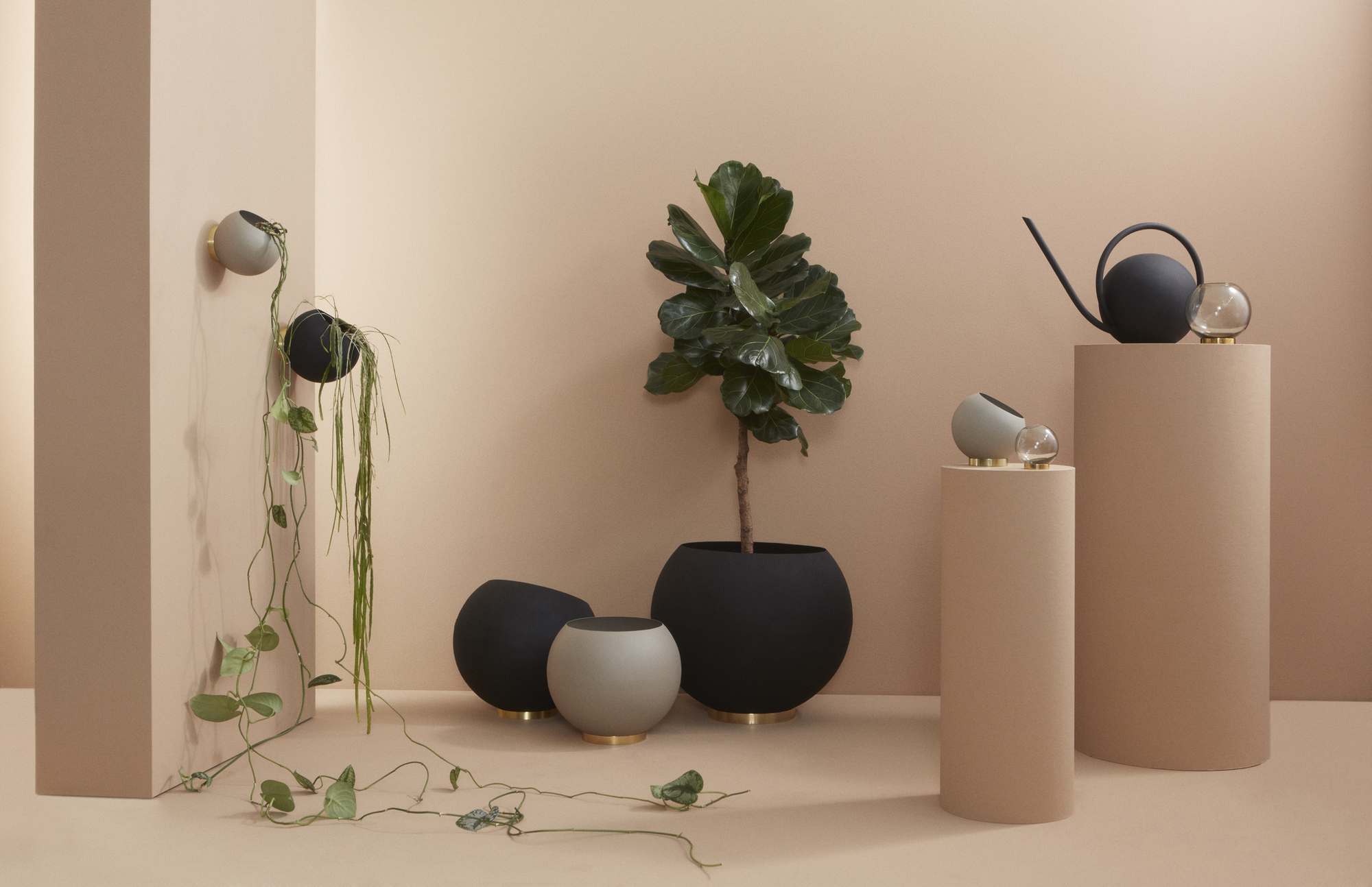 Globe Blumentopf Schwarz 3