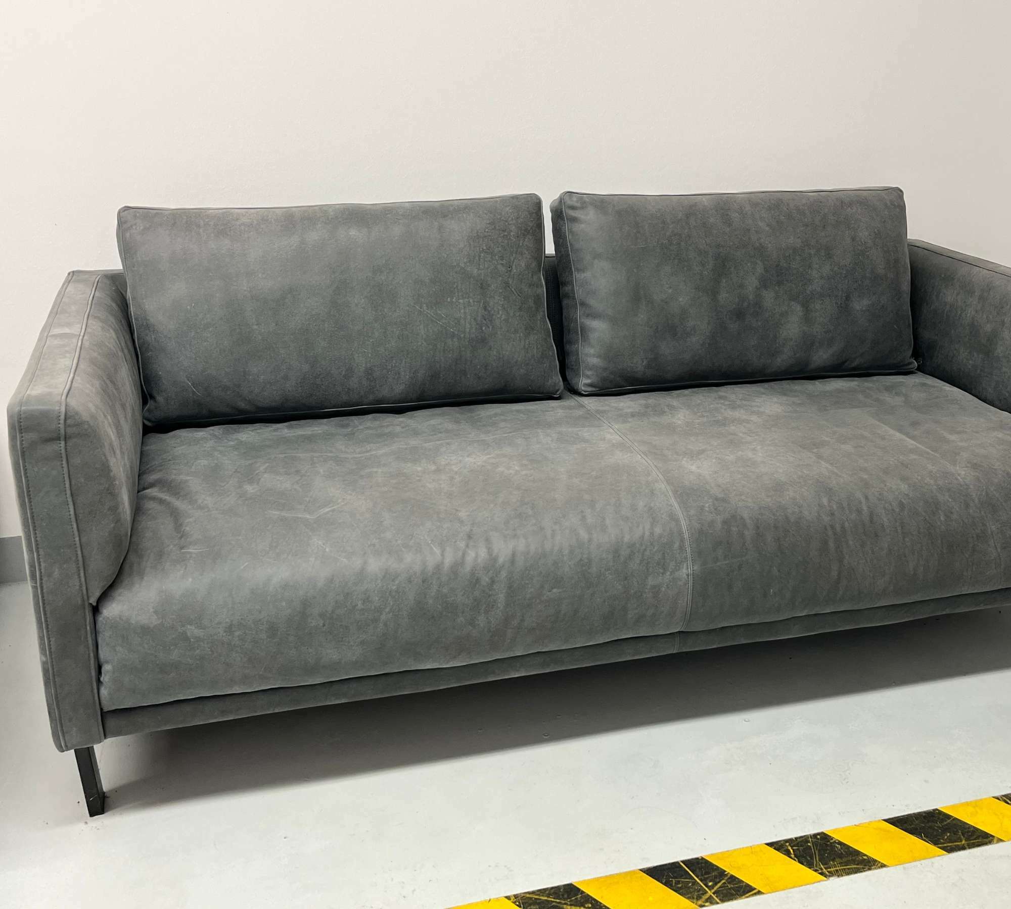 Slender Sofa 2-Sitzer Leder Grau 1