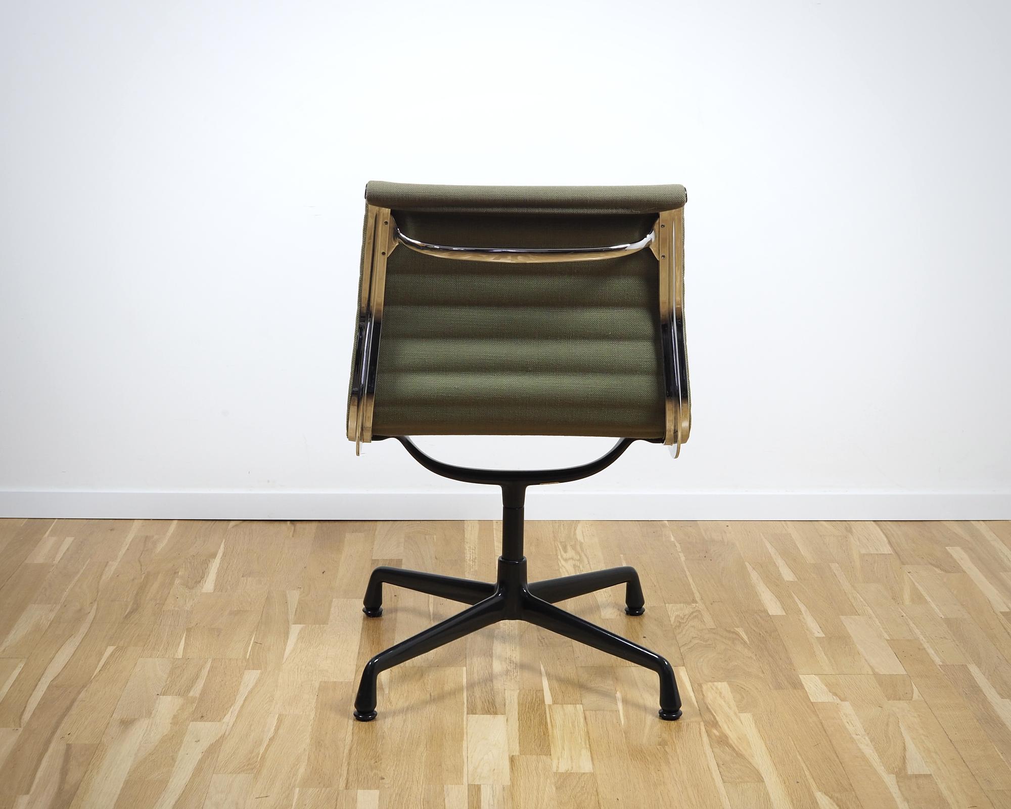 Aluminium Chair EA 105 Hopsack Khaki 3