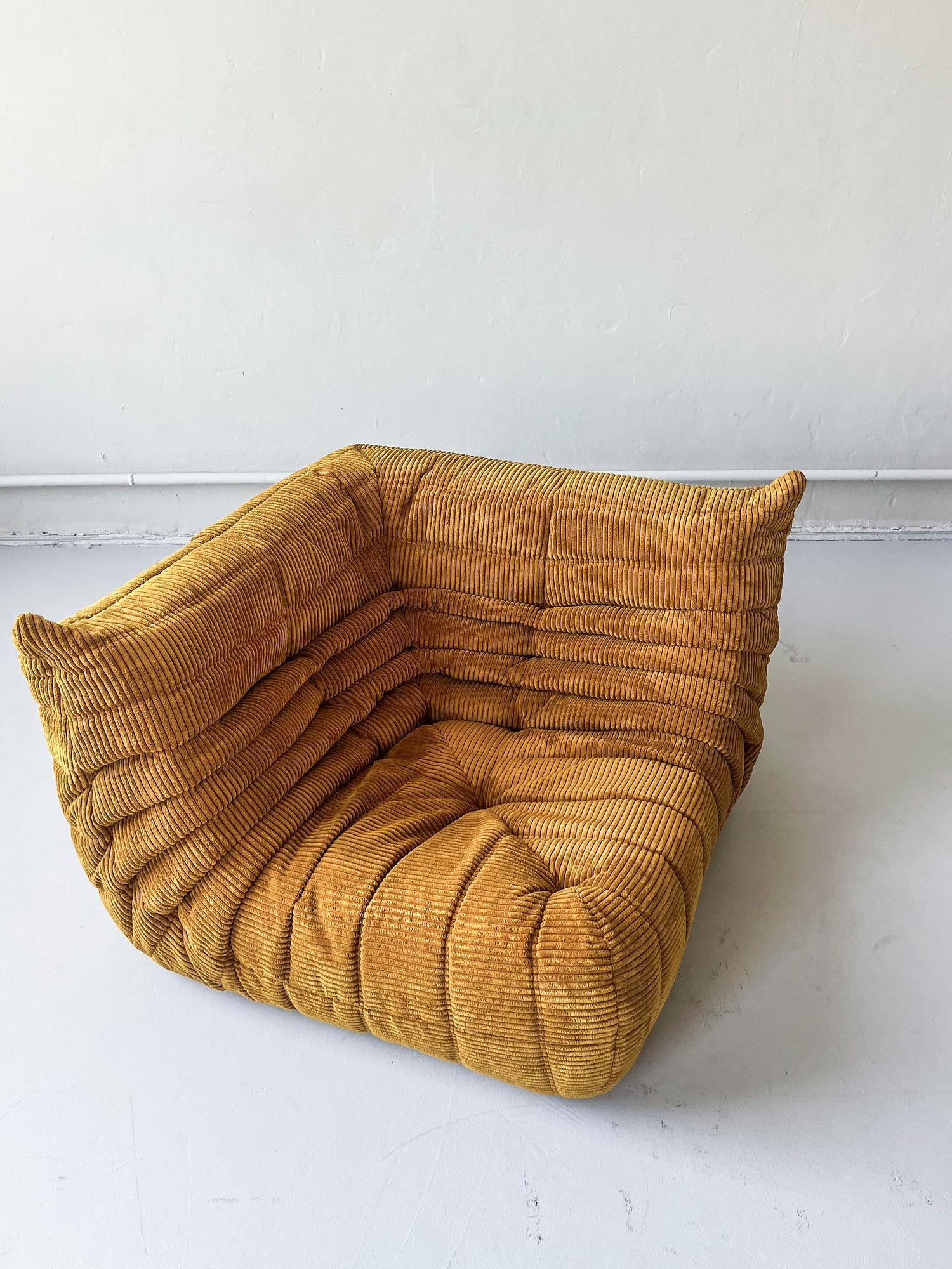 Togo Ecksofa, Sessel & 2-Sitzer Cord Sandbraun 1