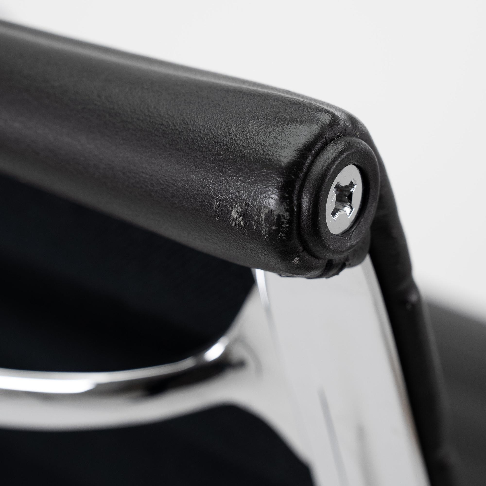 EA117 Bürostuhl Schwarz von Vitra 9