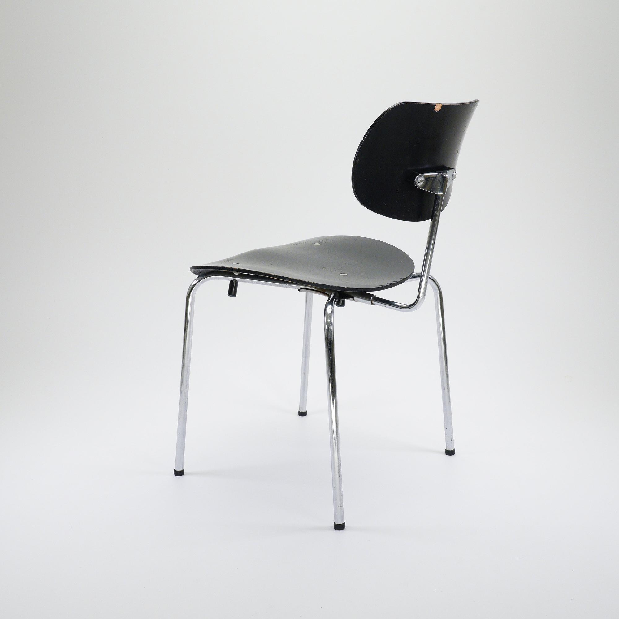 SE68 Stuhl Holz Chrom Schwarz 2
