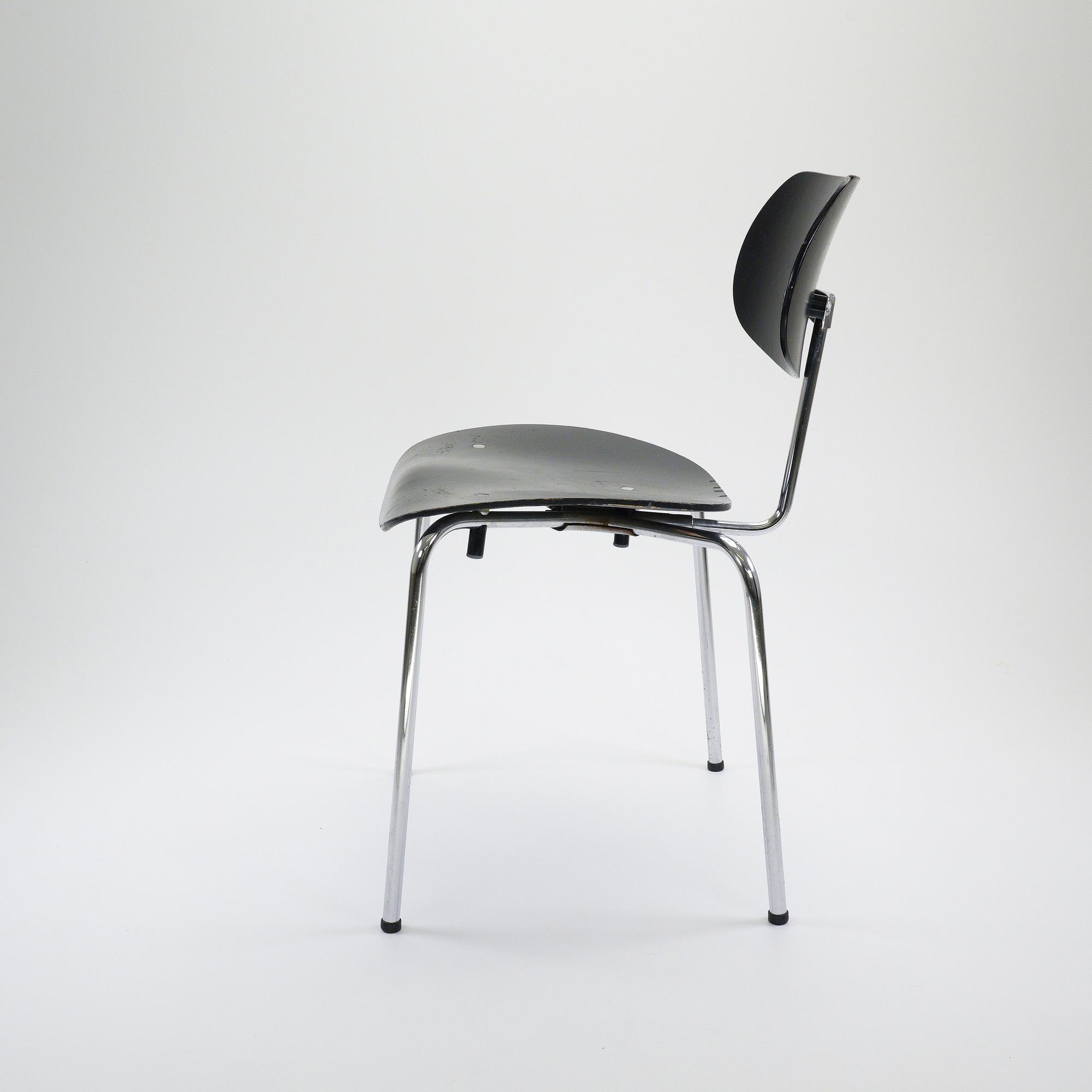 SE68 Stuhl Holz Chrom Schwarz 3