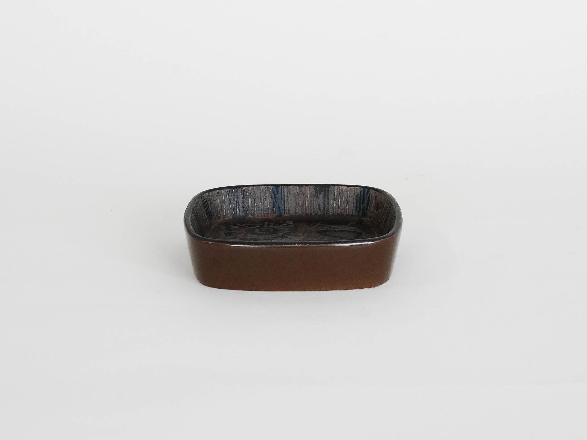 Read Ceramic bowl Brown 1970s 2
