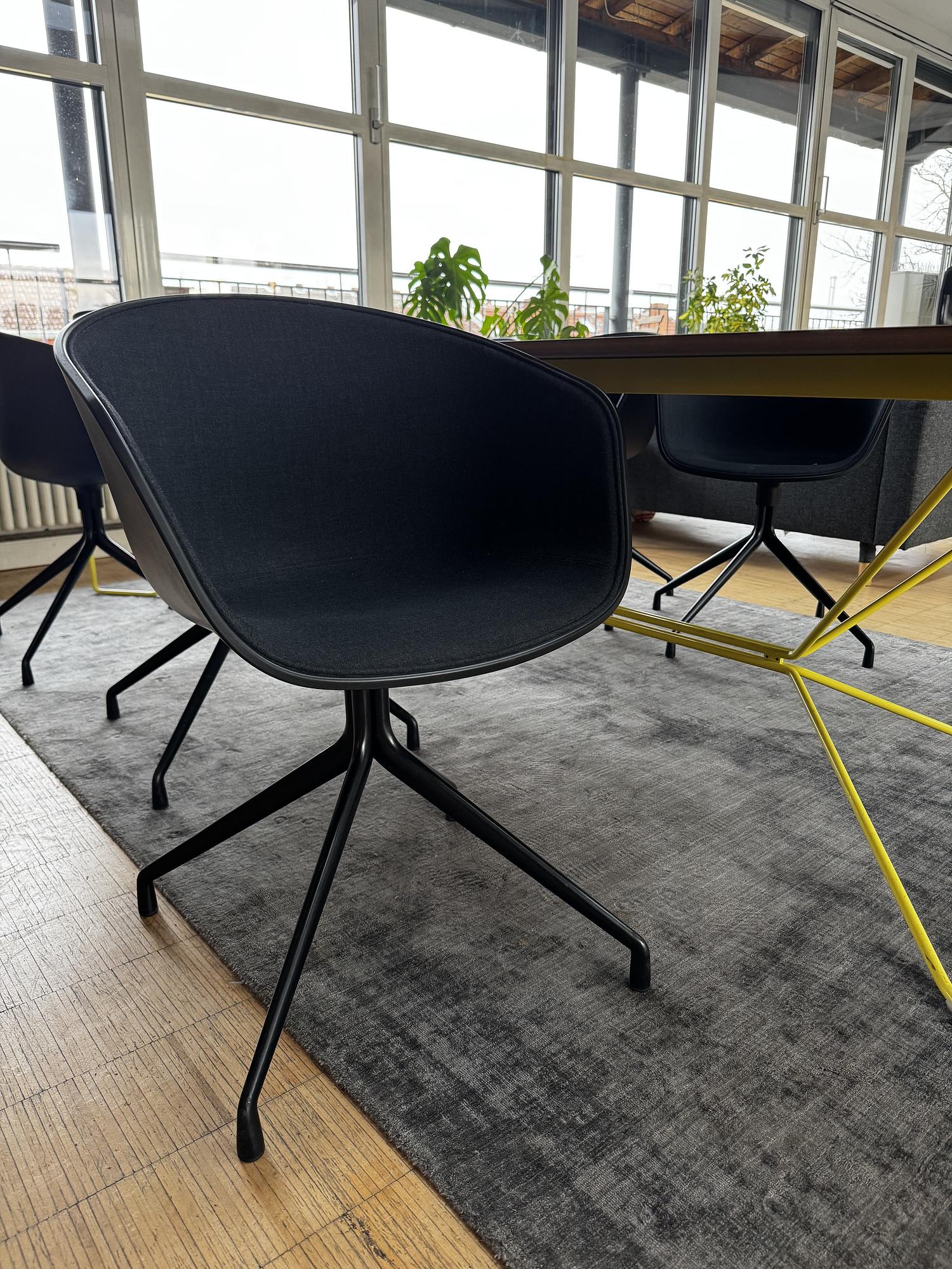 About a Chair AAC20 Stuhl Schwarz 0