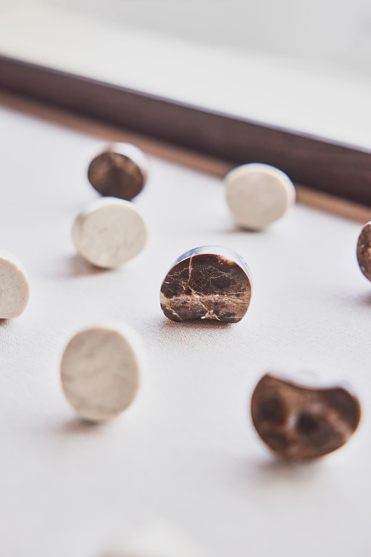 Savi Haken Square Marmor Braun 3