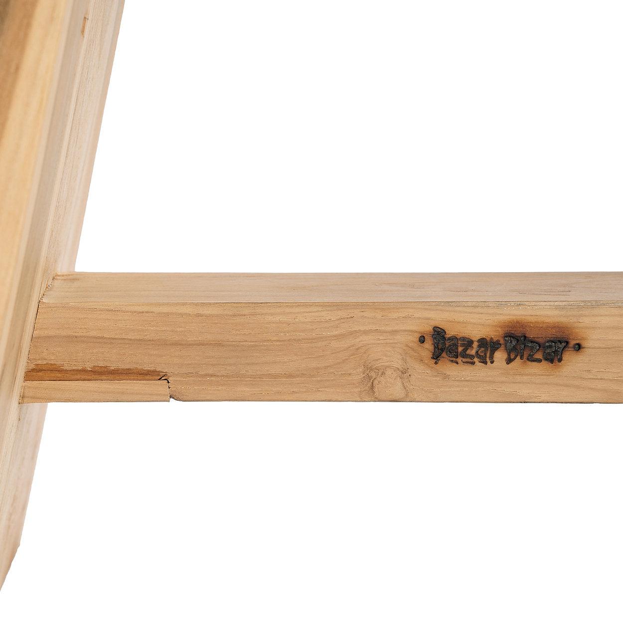 Lo sgabello in Suar con pelle naturale nera 3