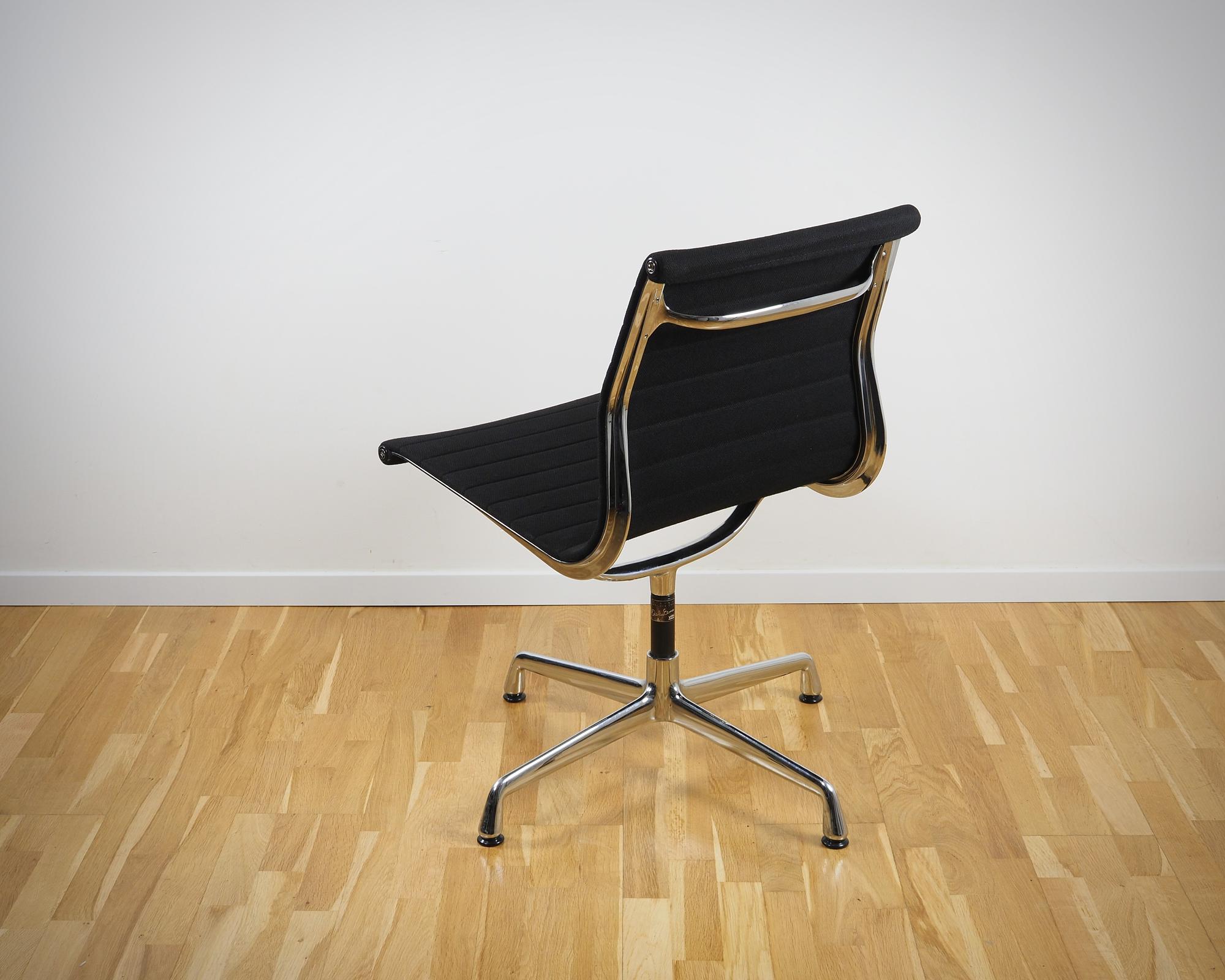 Aluminium Chair EA 101 Hopsack Schwarz 2