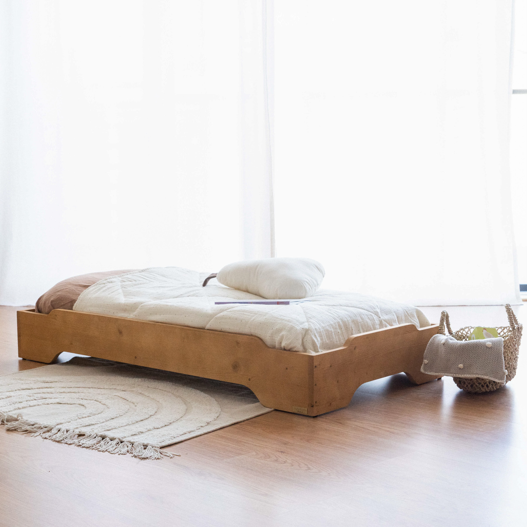 Lume Montessori Bett Holz Sand 0