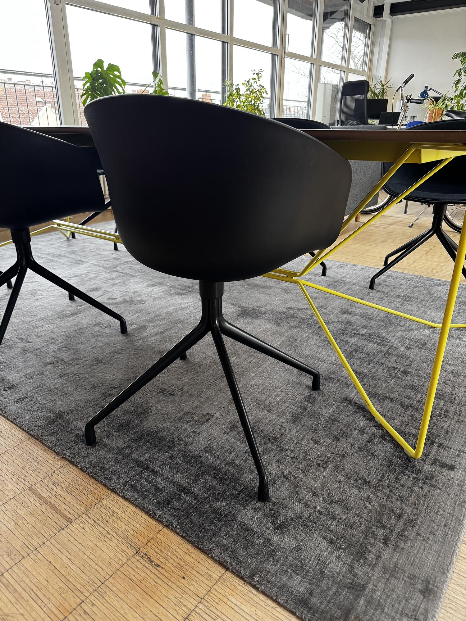 About a Chair AAC20 Stuhl Schwarz 3