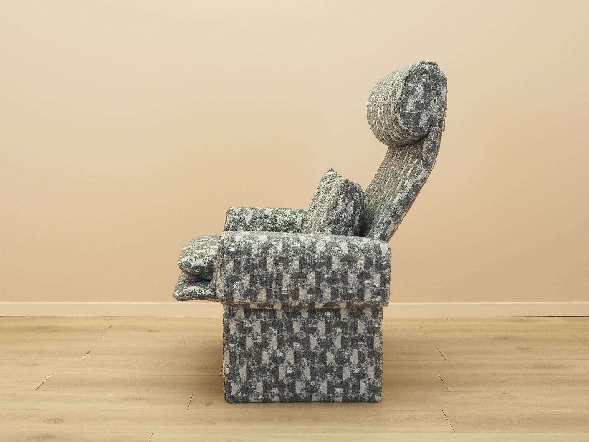 Lounge Chair Grey 3