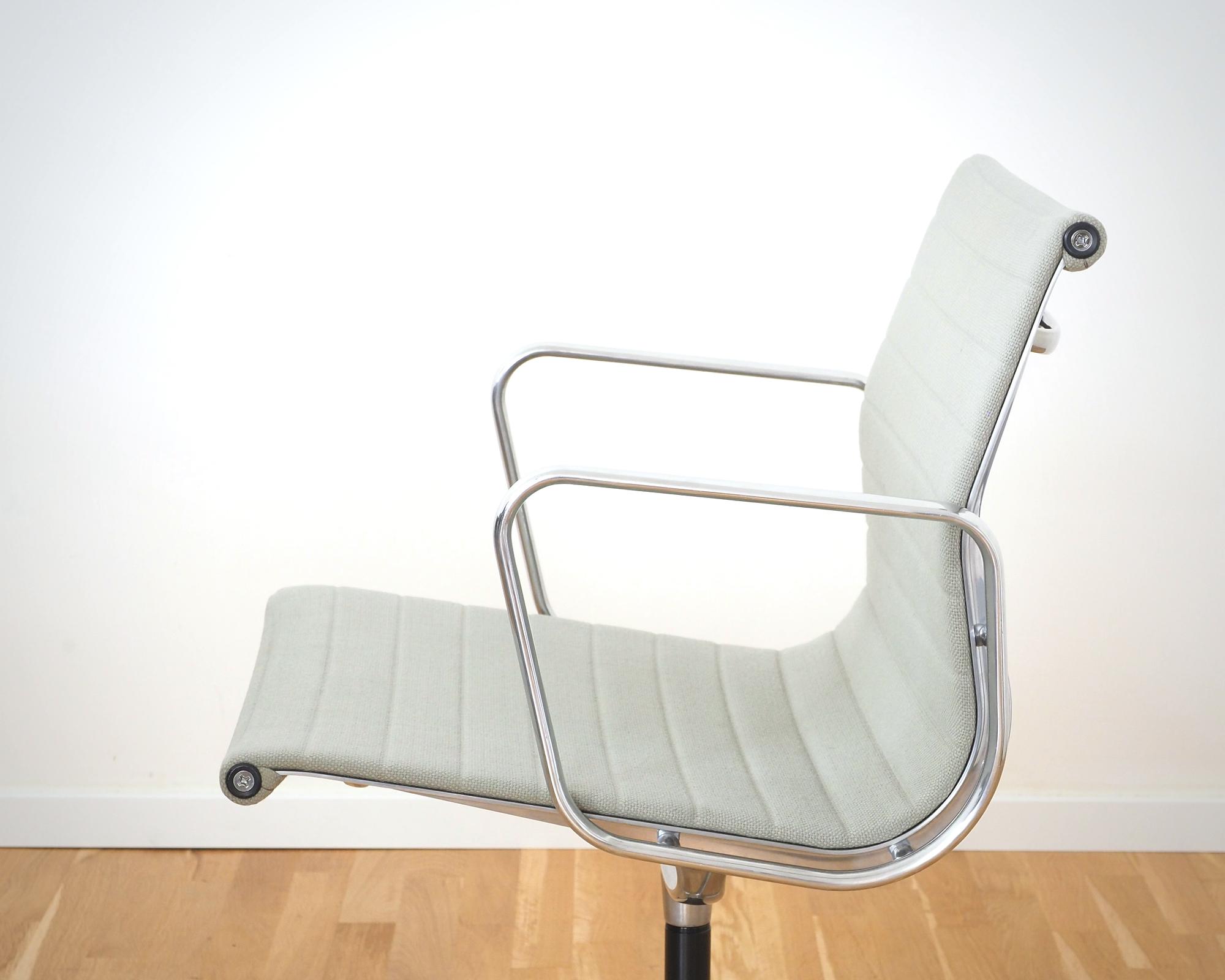 Eames EA 108 Aluminium Chair Drehbar Hopsack Grau 5