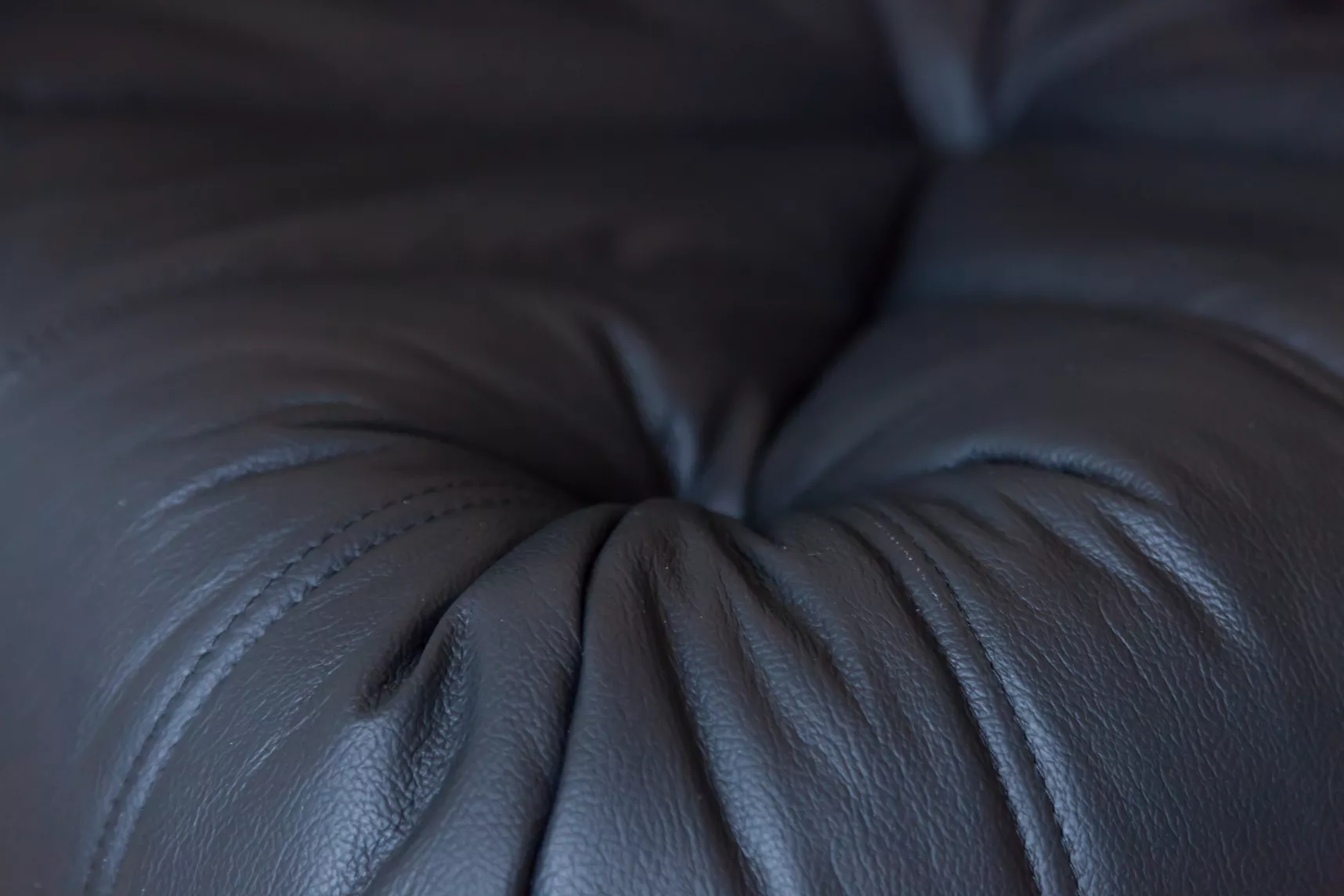 Togo Corner Sofa Madras Leather Black 8